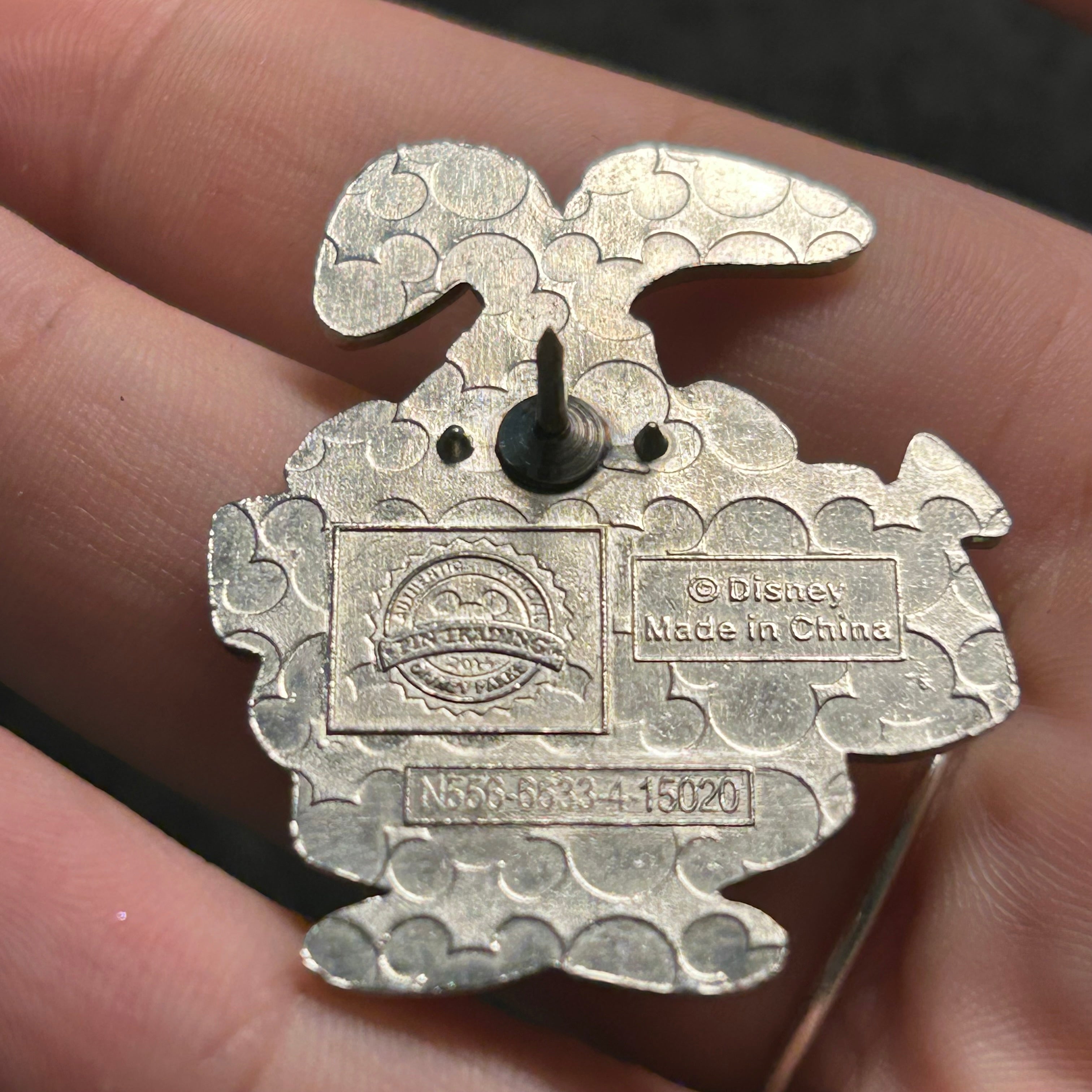 2014 - White Rabbit holding Horn - Alice in Wonderland - Disney Pin