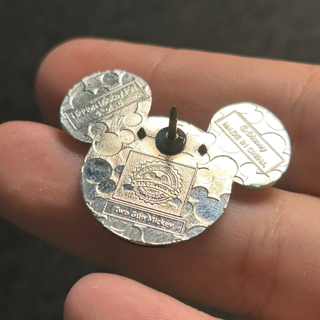 2019 - Mickey Mouse in "Two-Gun Mickey" - Hidden Mickey - Disney Pin