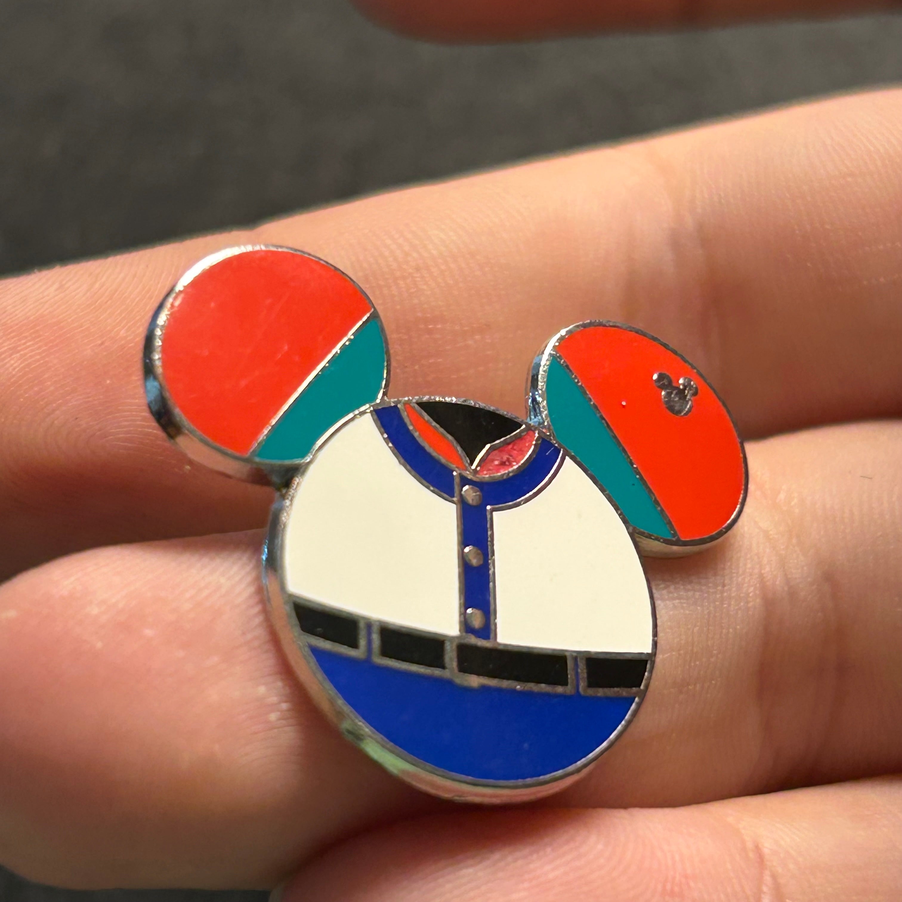 2013 - The Living Seas Cast Costume - Mickey Cast Outfits - Disney Pin