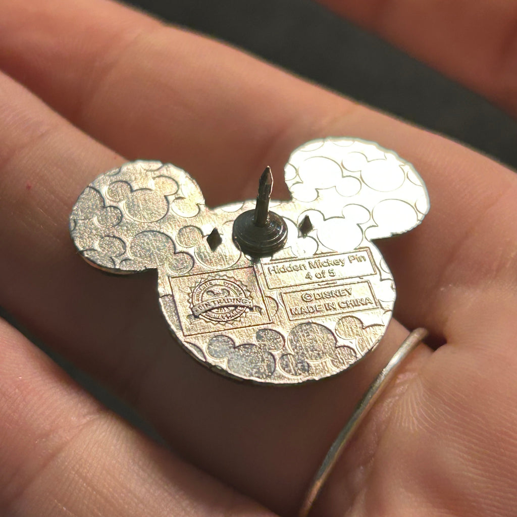 2013 - The Living Seas Cast Costume - Mickey Cast Outfits - Disney Pin