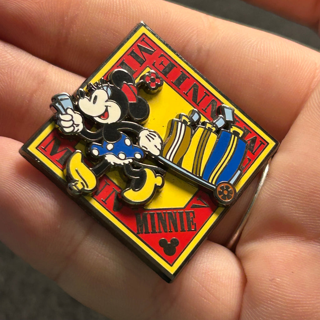 2009 First Release - Minnie Mouse with Luggage - Disney Pin