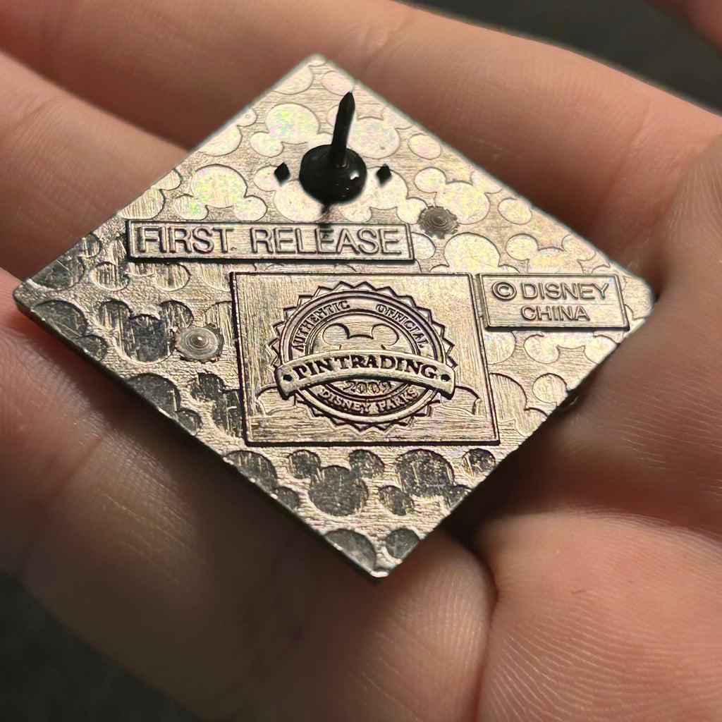 2009 First Release - Minnie Mouse with Luggage - Disney Pin