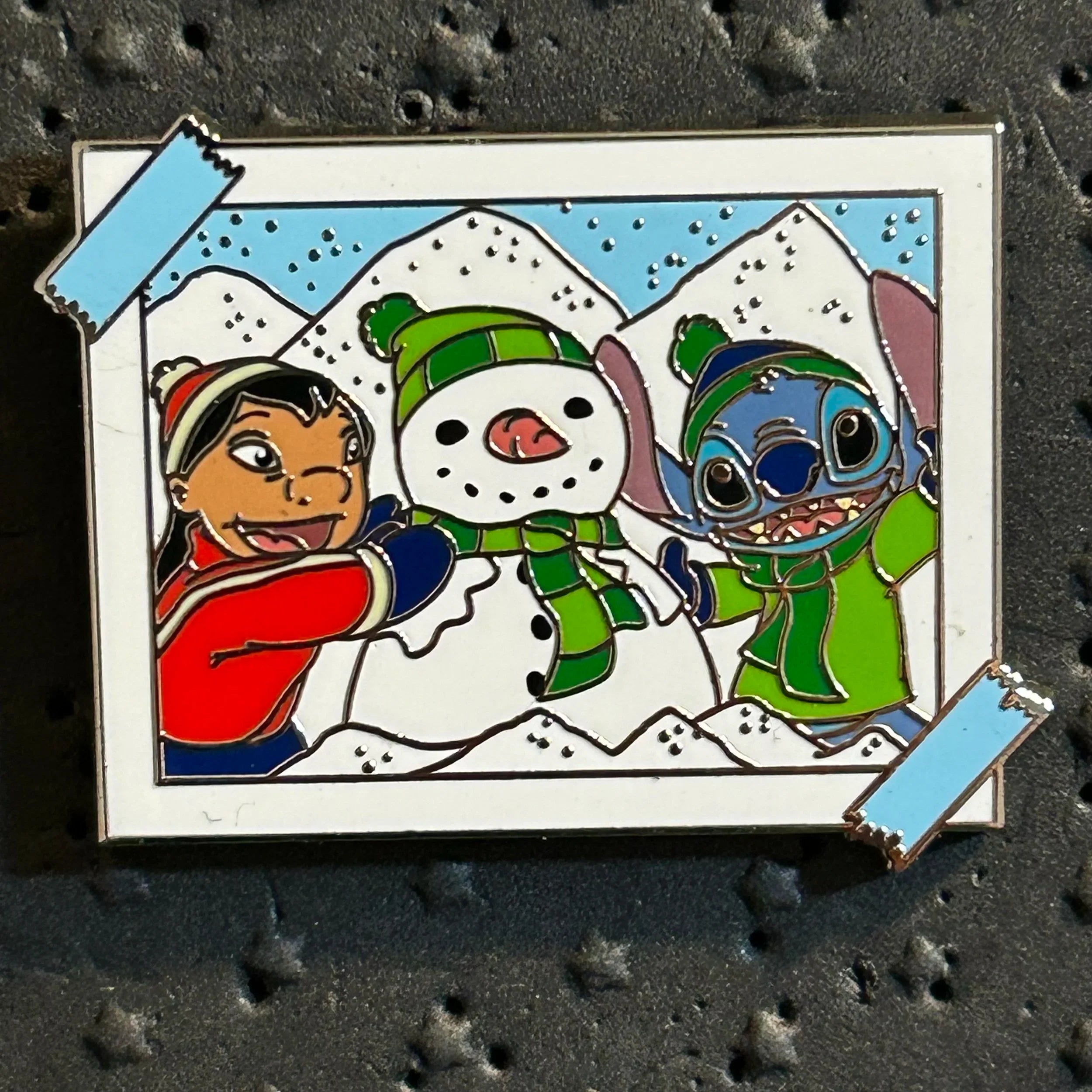 2024 - Lilo and Stitch - Building A Snowman - Mystery Pin
