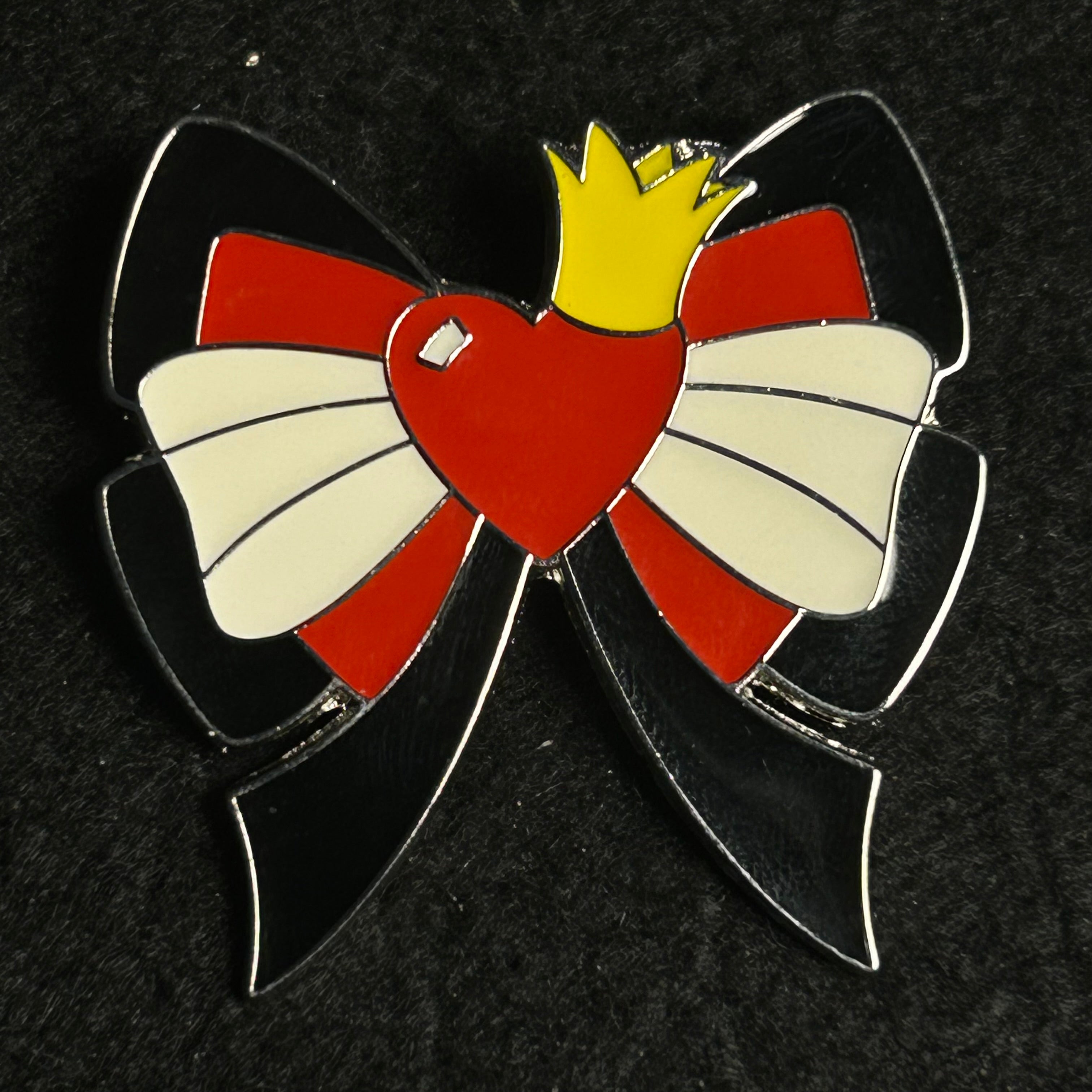 Loungefly - Queen of Hearts Ribbon - Alice in Wonderland - Disney Pin