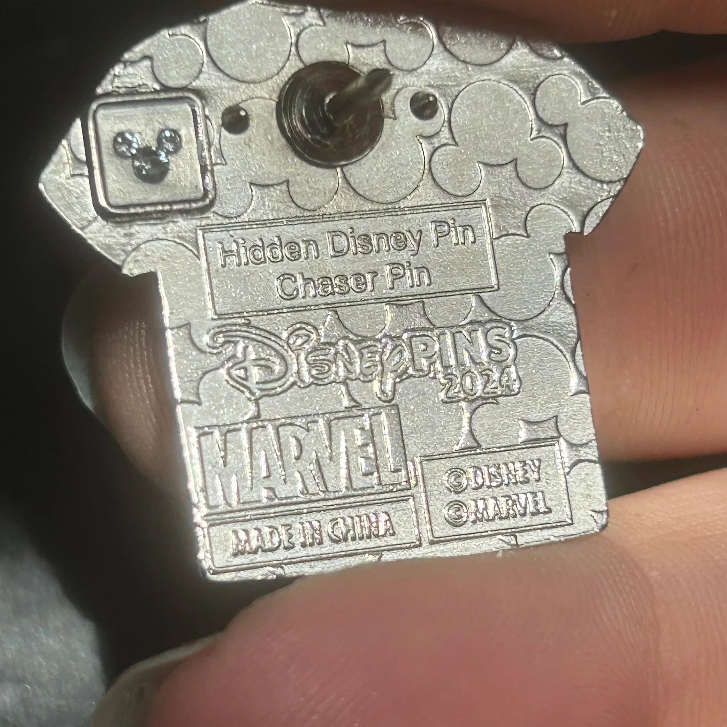 2024 - Ant Man - Marvel - Chaser - Hidden Disney - Tshirt - Mystery Pin