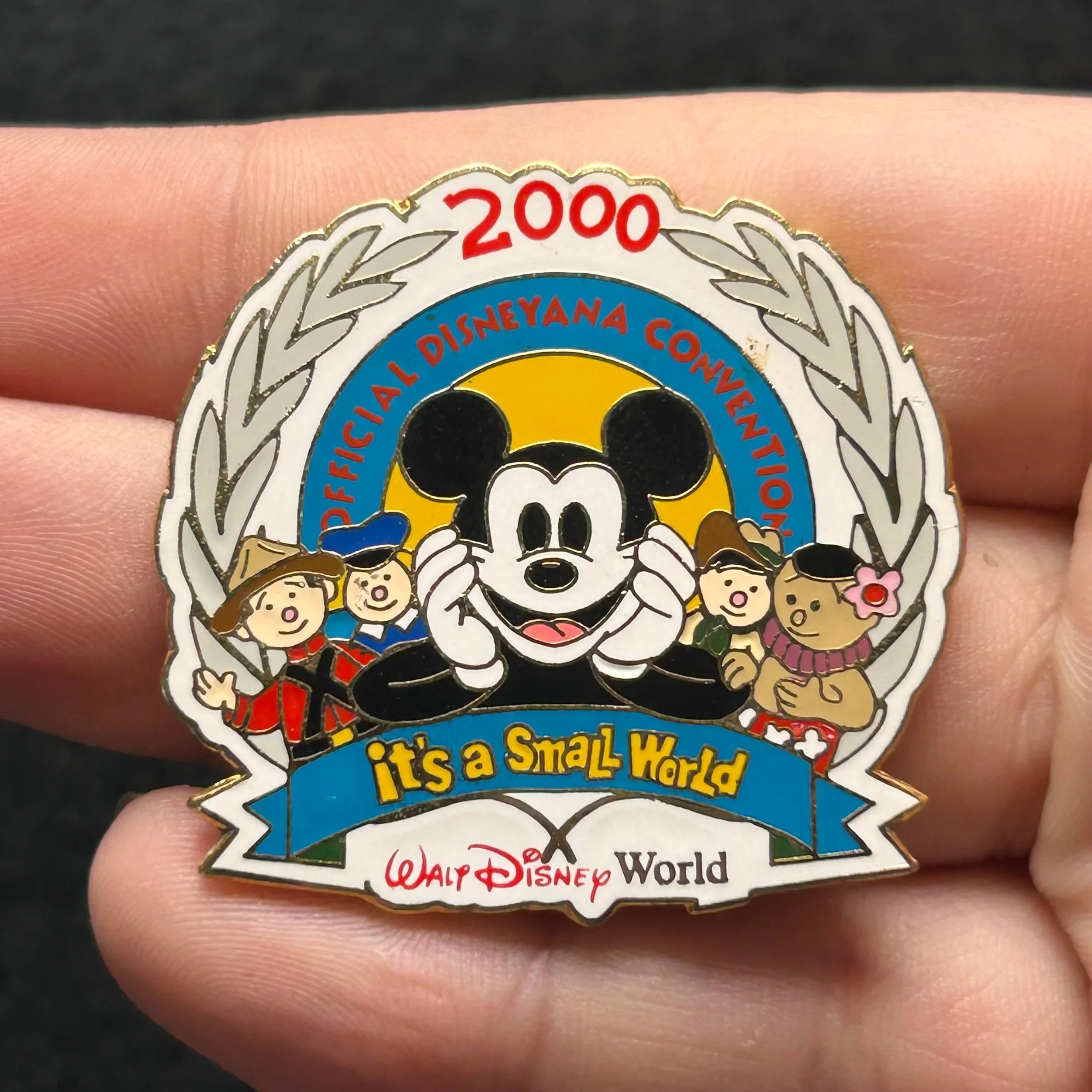 2000 - Mickey Mouse - It’s A Small World - Disneyana Convention - Disney Pin