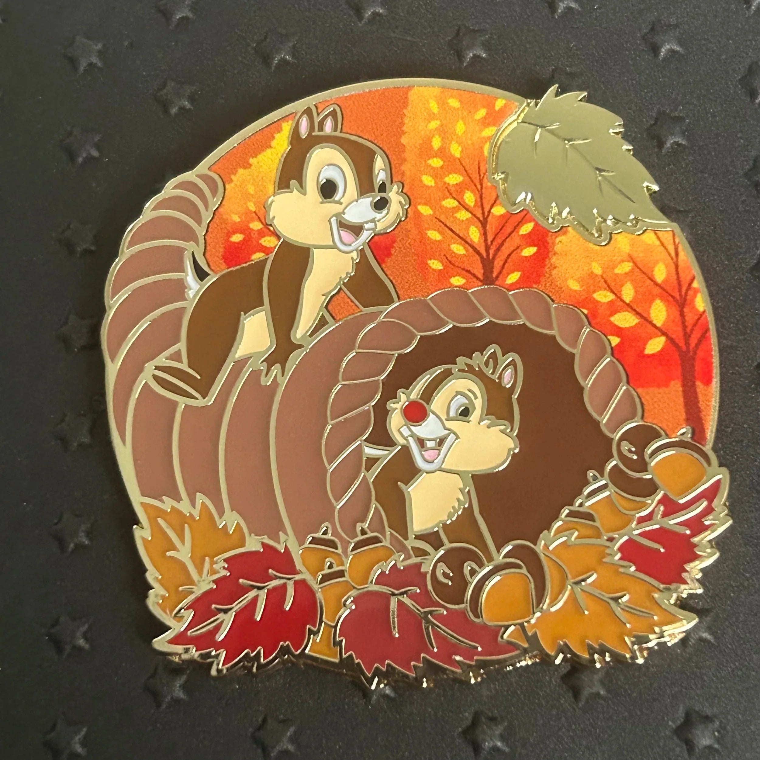 2024 - Chip and Dale - Cornucopia - Autumn Leaves - Disney Pin