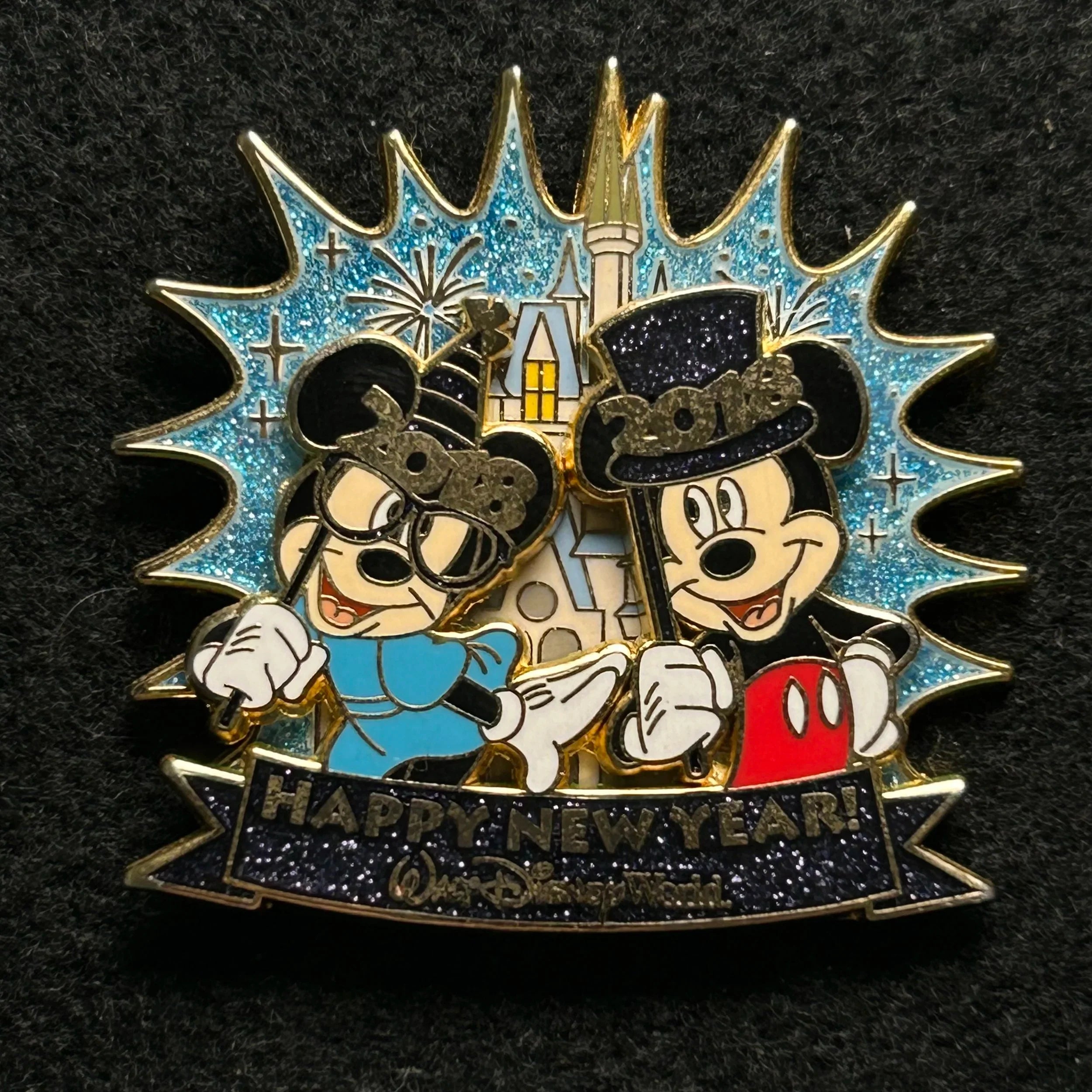 2018 - Mickey and Minnie Mouse - Happy New Year - LE 2,000 - Disney Pin