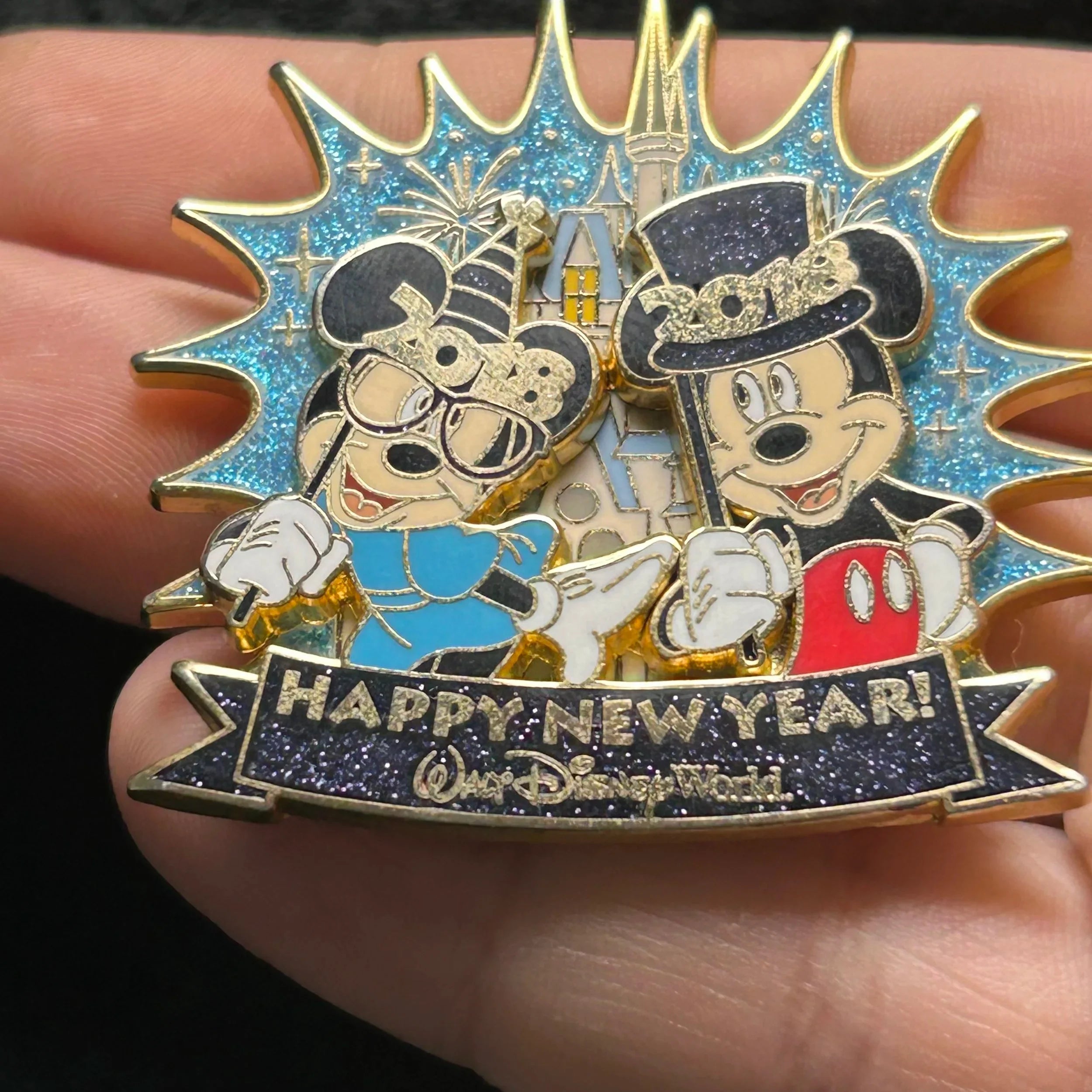 2018 - Mickey and Minnie Mouse - Happy New Year - LE 2,000 - Disney Pin