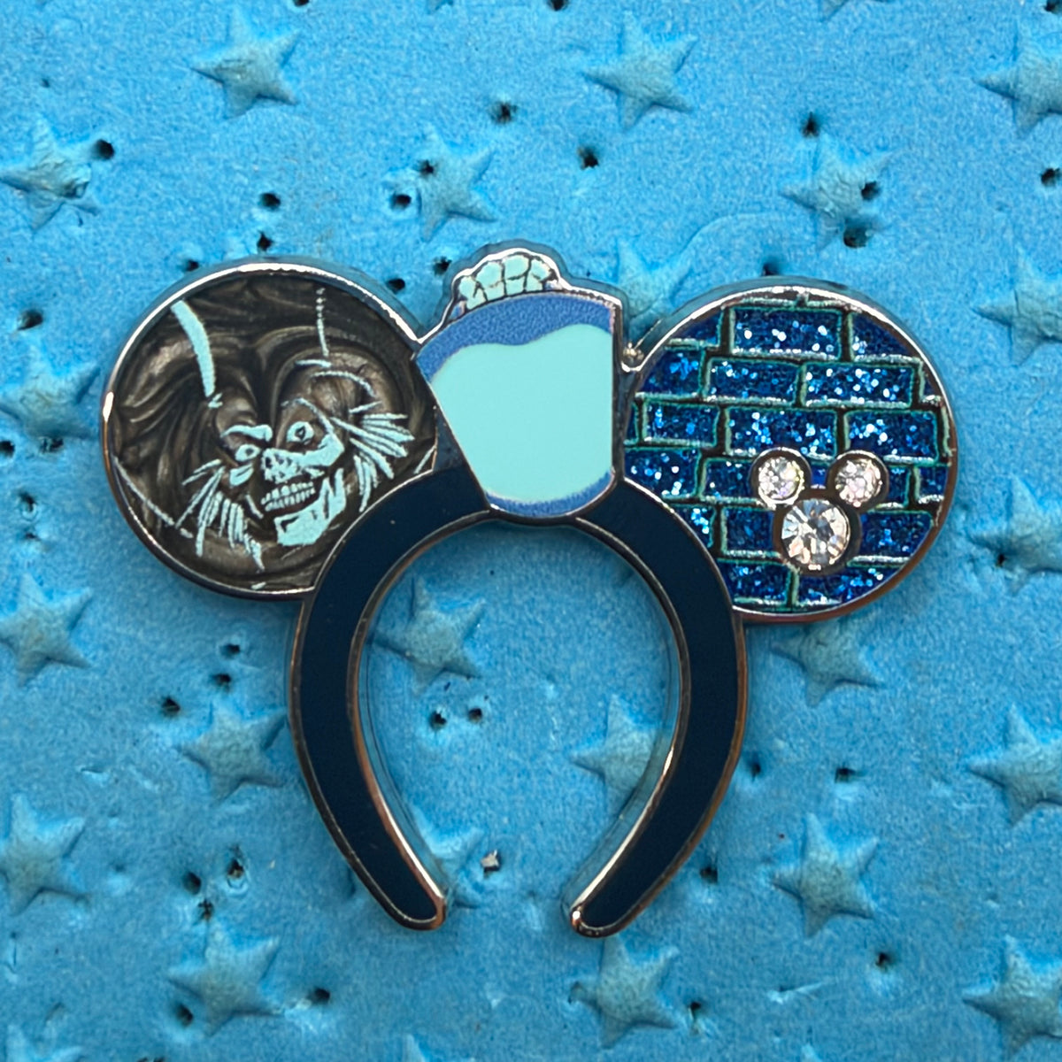 2026 - Hatbox Ghost - Wave A - Super Chaser - Hidden Mickey - Disney Pin