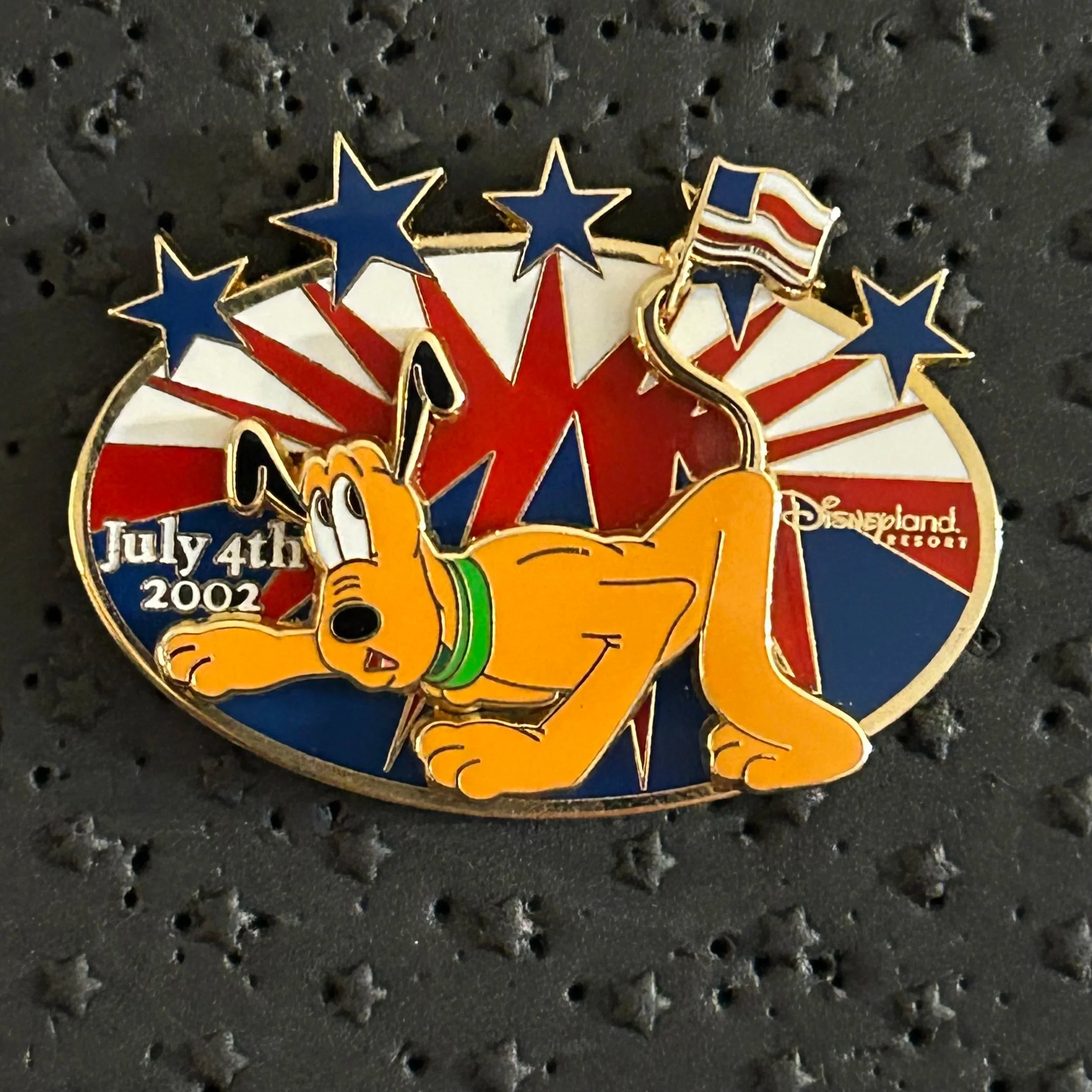 2002 - Pluto - 4th of July - DLR - LE 2,500 - Pin on Pin