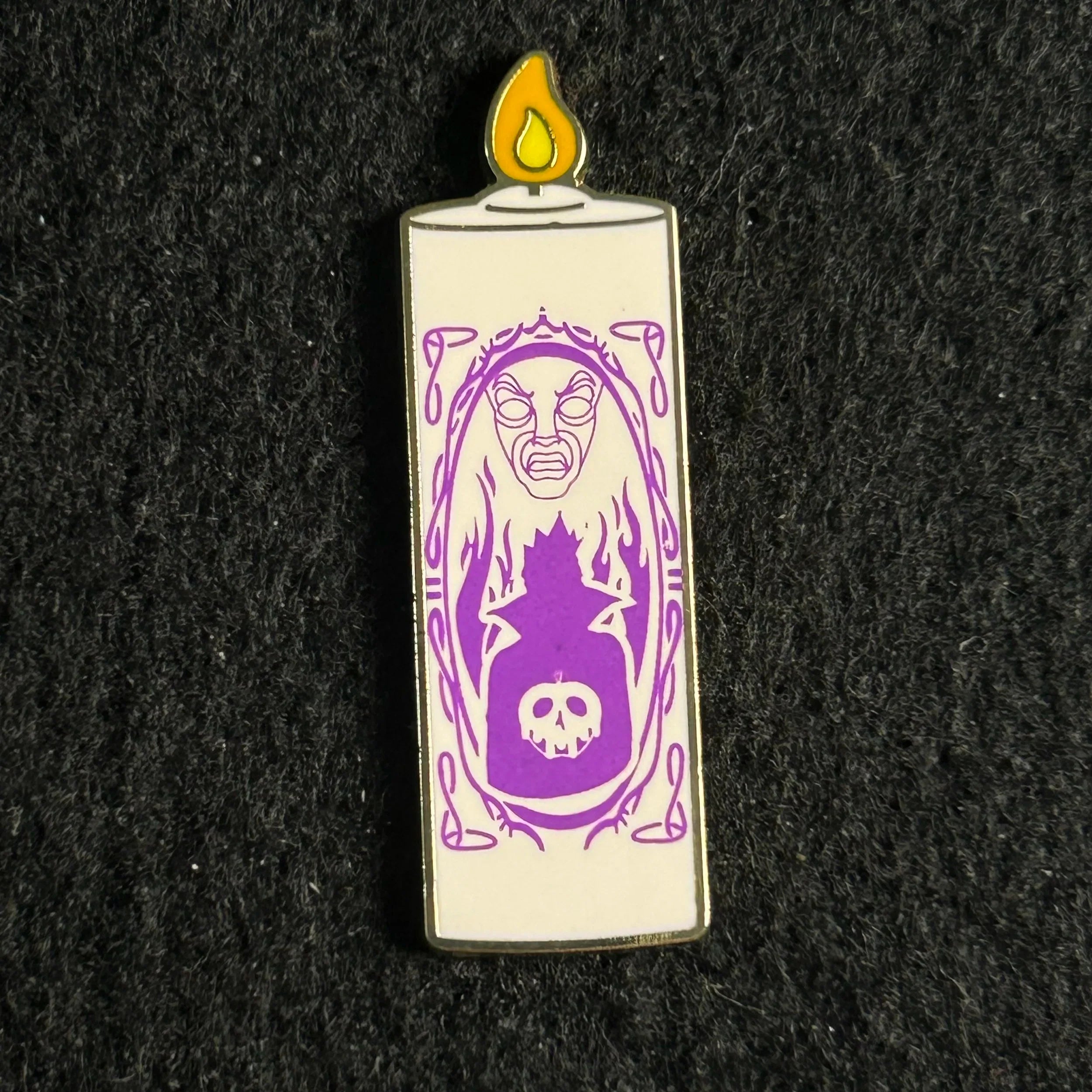 Uncas - Evil Queen - Snow White - Candle - Disney Pin