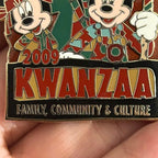 2009 - Mickey, Minnie, Goofy - Kwanzaa - LE 500 - Disney Pin