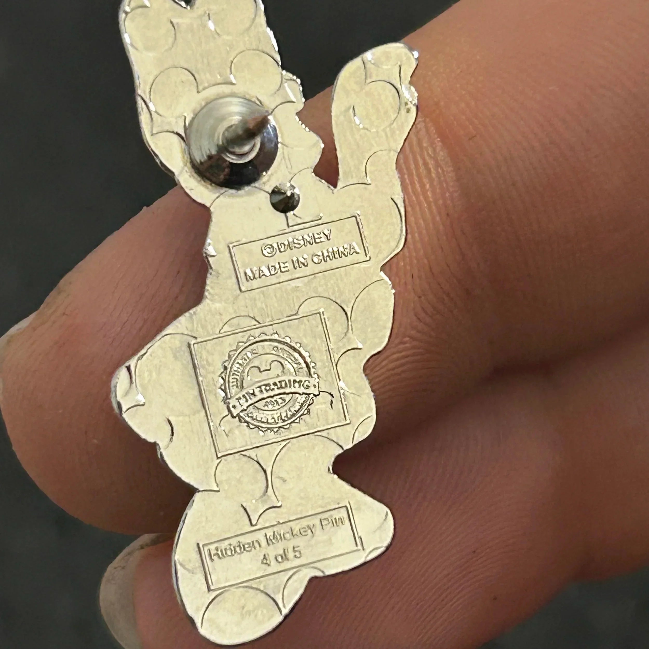 2013 - Daisy Duck - Disney Springs - Pin Trading Statue Series - Hidden Mickey - Disney Pin
