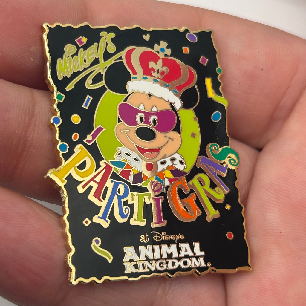 2003 -  LE 2,000 - Mickey Mardi Gras - Disney Pin *signed by artist*