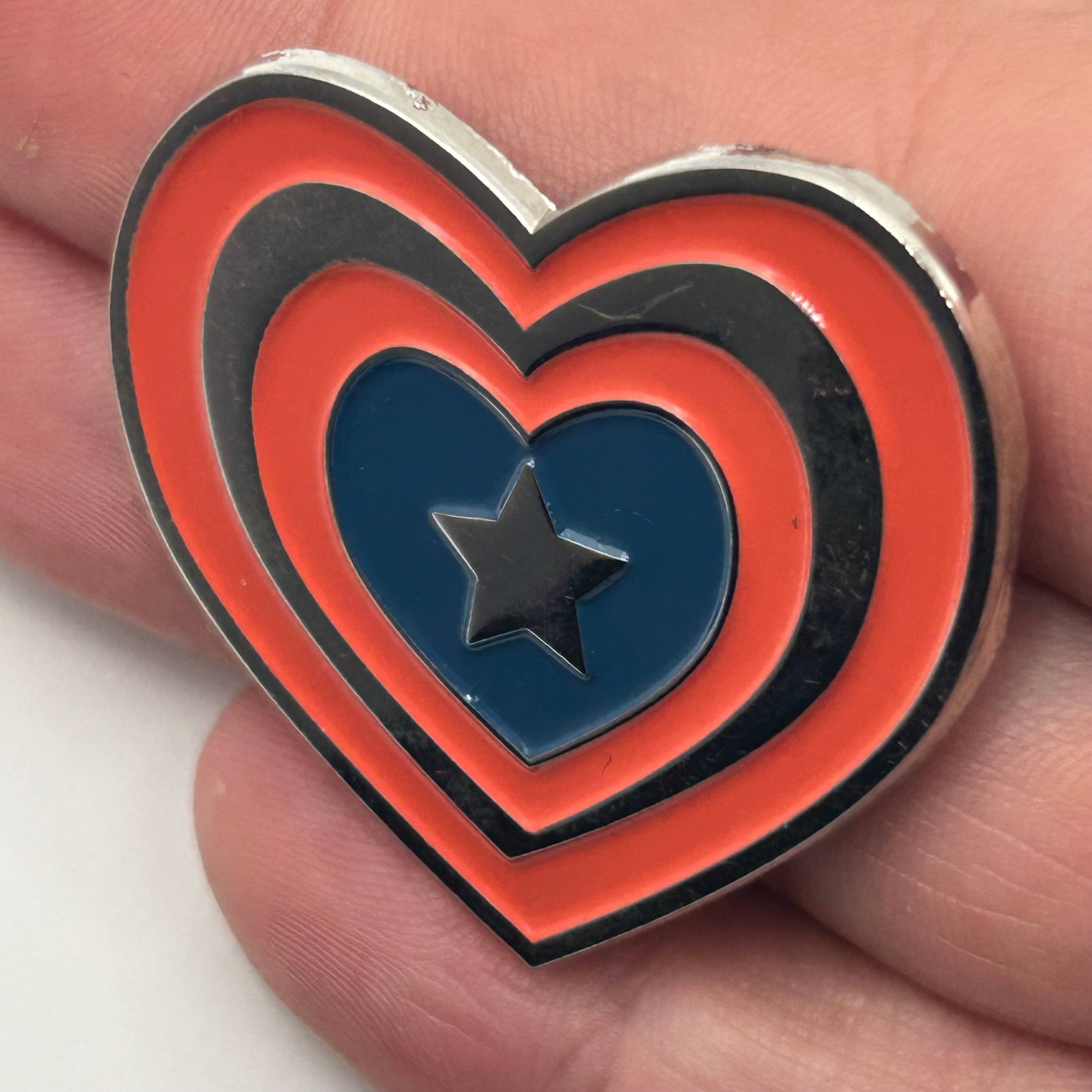 Marvel  - Heart - Soft Enamel - Disney Pin