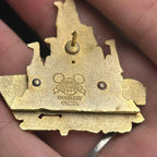 2007 - Chip and Dale - Castle - WDW - Pin on Pin