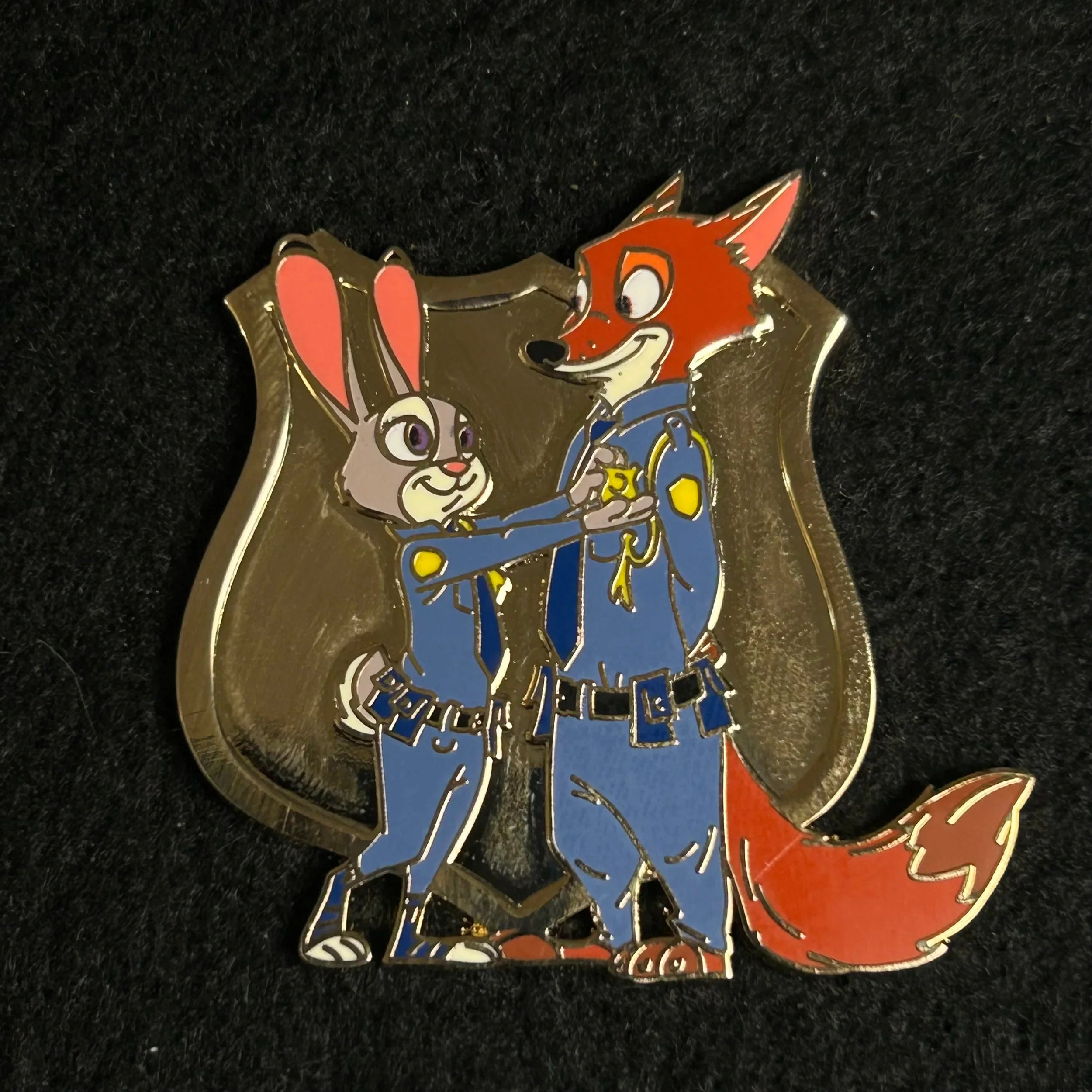 2025 - Judy Hopps and Nick Wilde - Gold Police Badge - Zootopia - Disney Pin