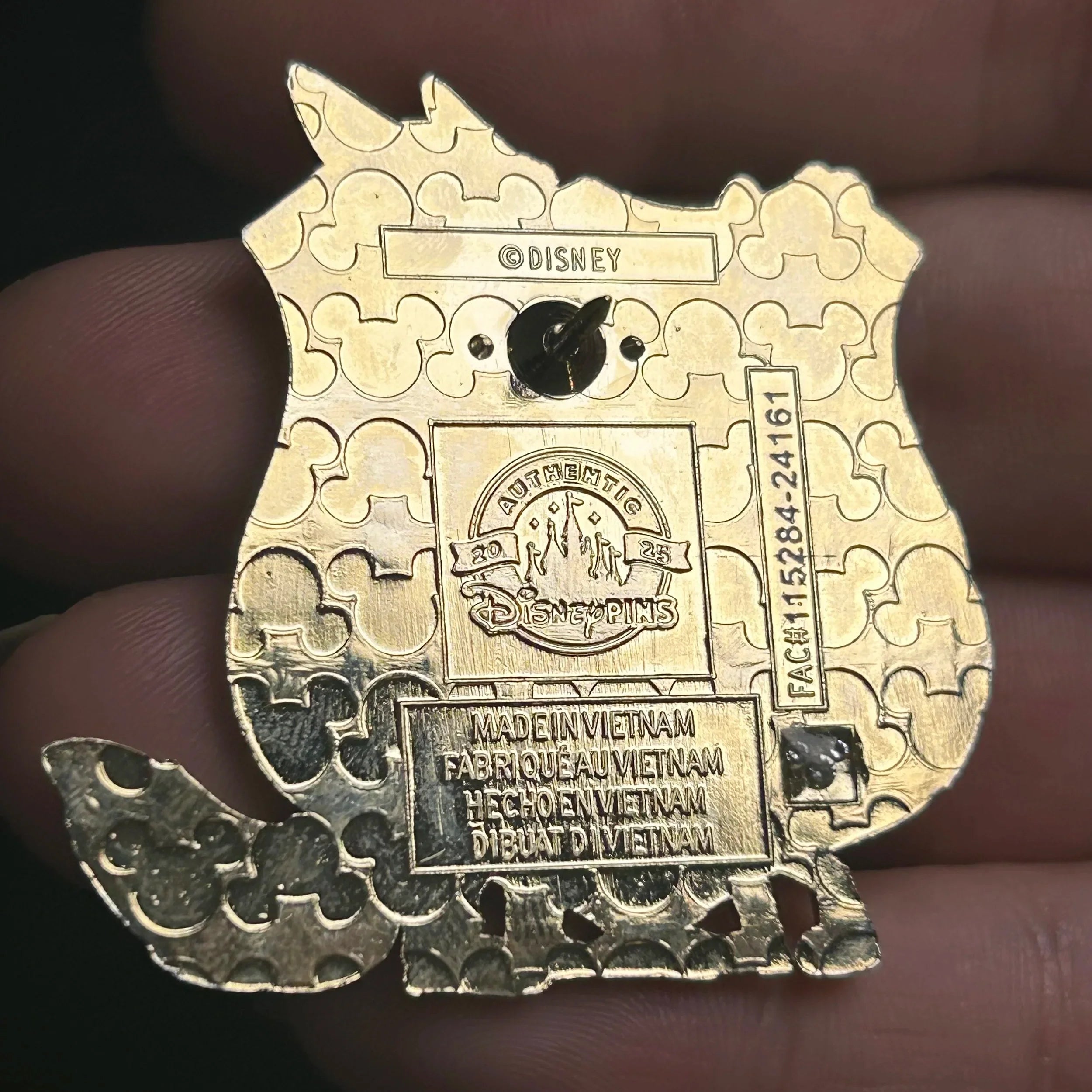 2025 - Judy Hopps and Nick Wilde - Gold Police Badge - Zootopia - Disney Pin