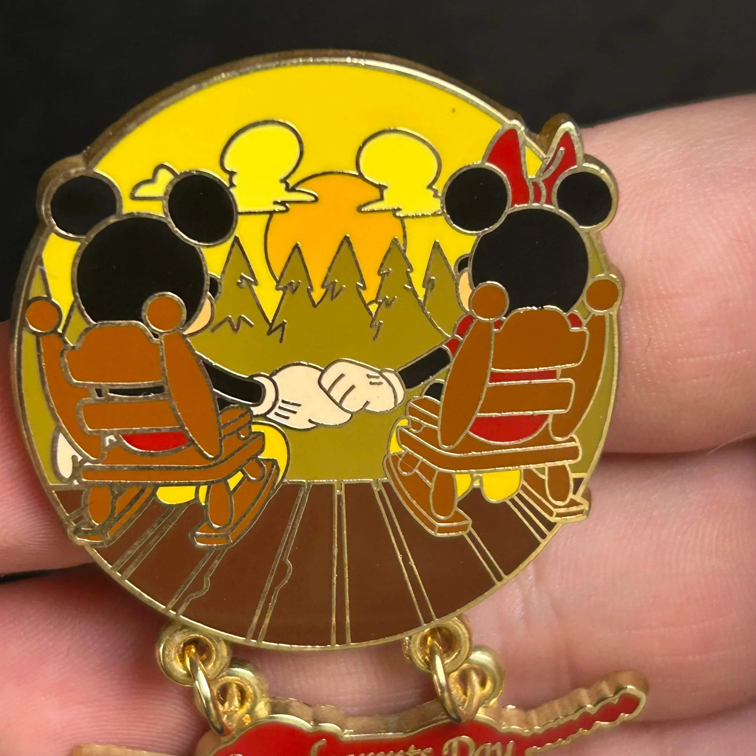 2006 - Mickey and Minnie - In Rocking Chairs - Grandparent Day - LE 1,500 -  Pin