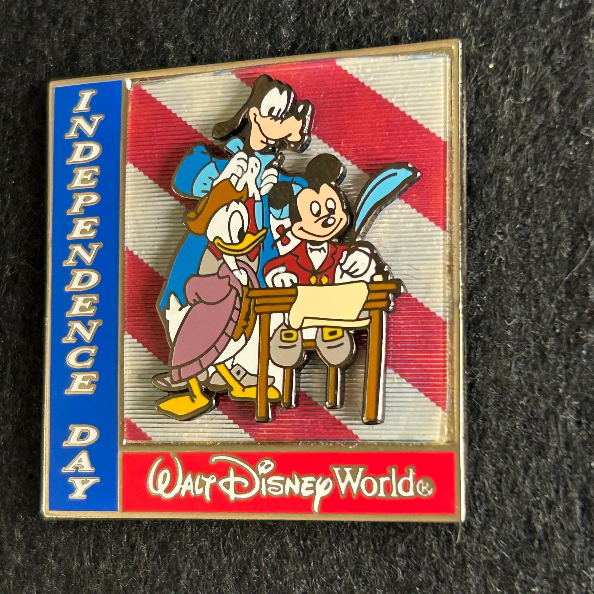 2001 - Mickey, Goofy, and Donald - Lenticular - Independence Day - LE 5,000 - Disney Pin