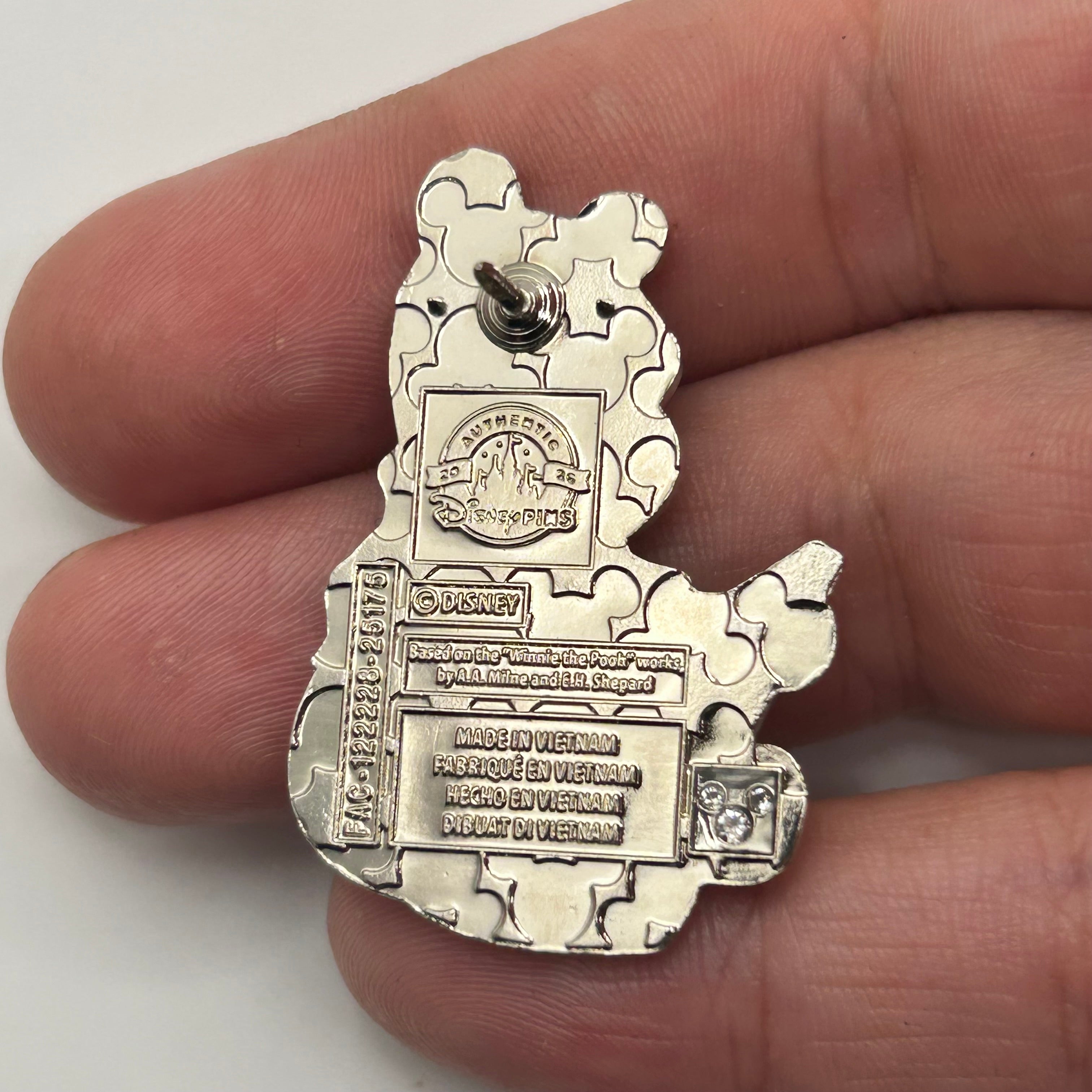 2026 - Winnie the Pooh  - Reading Book - Disney Pin