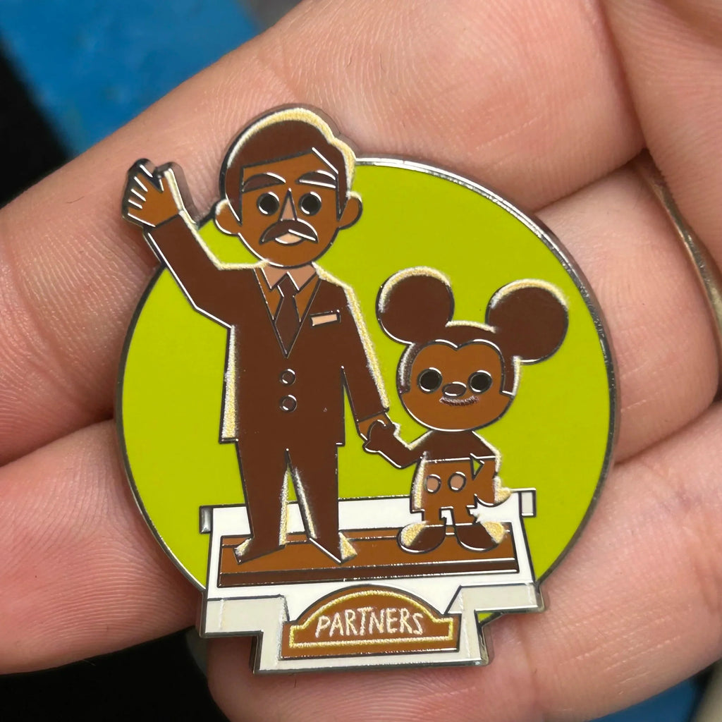 2023 - Walt and Mickey Mouse - Partners Statue - Mystery Pin