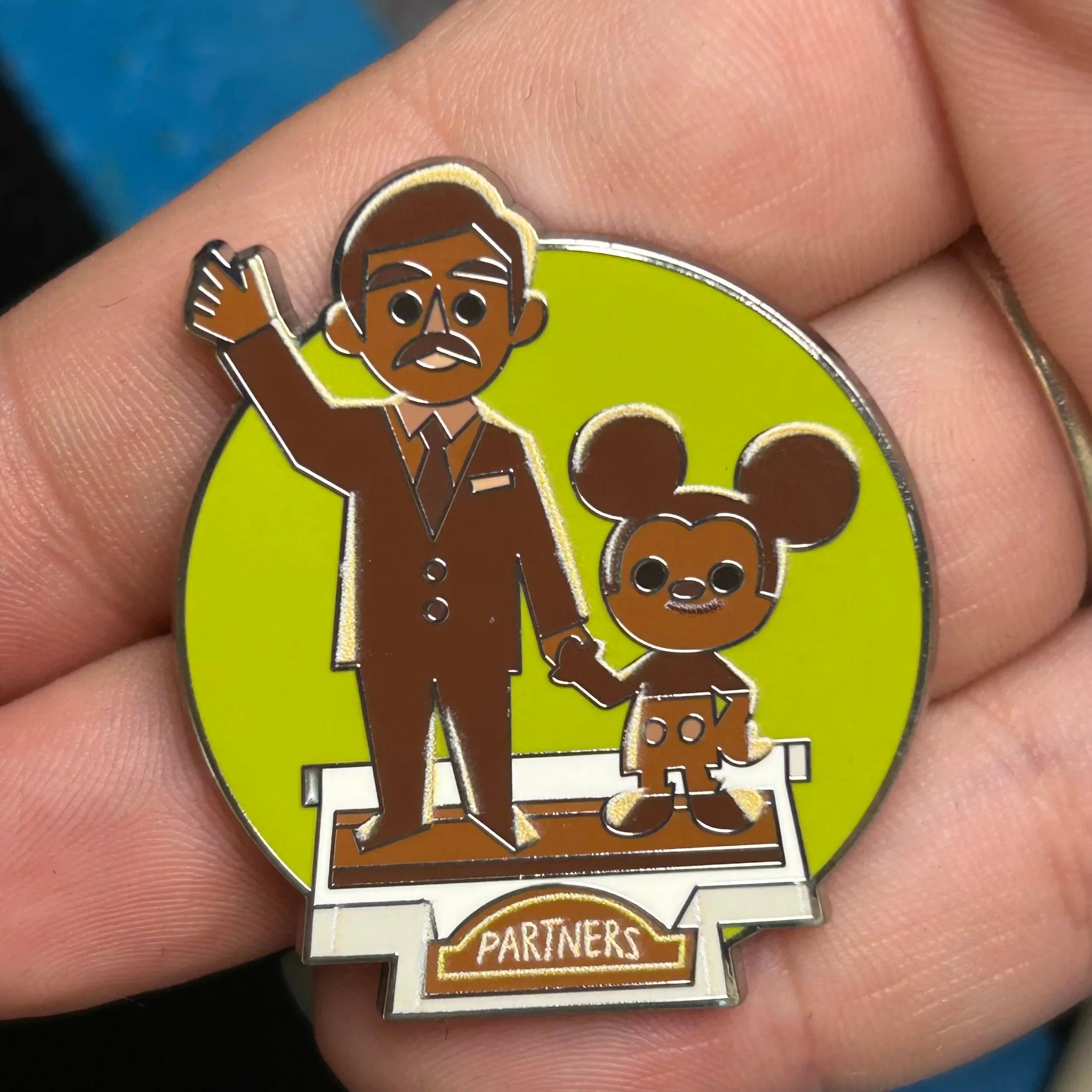 2023 - Walt and Mickey Mouse - Partners Statue - Mystery Pin