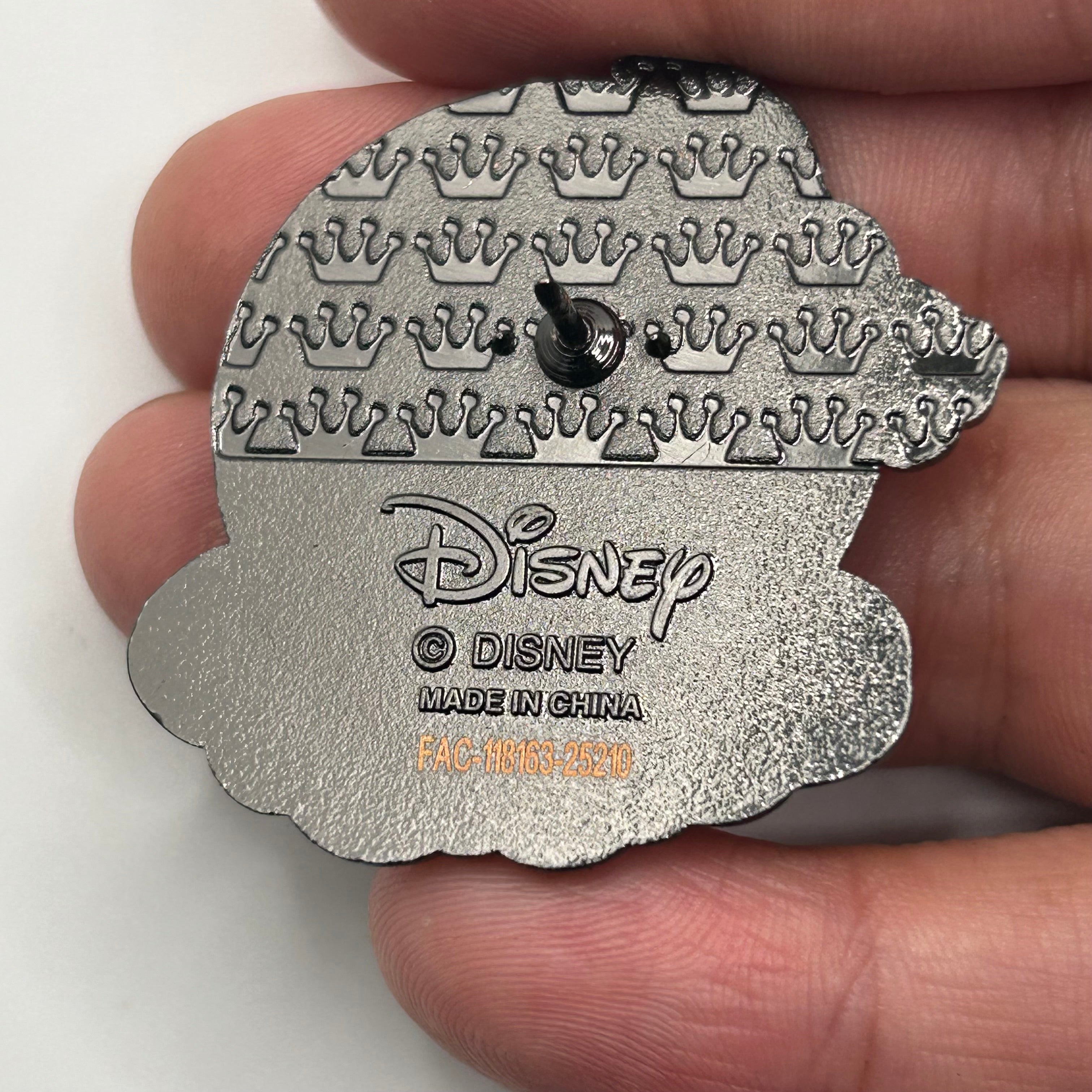 Loungefly -  Jock Sleeping on Cloud - Lady and the Tramp - Disney Pin