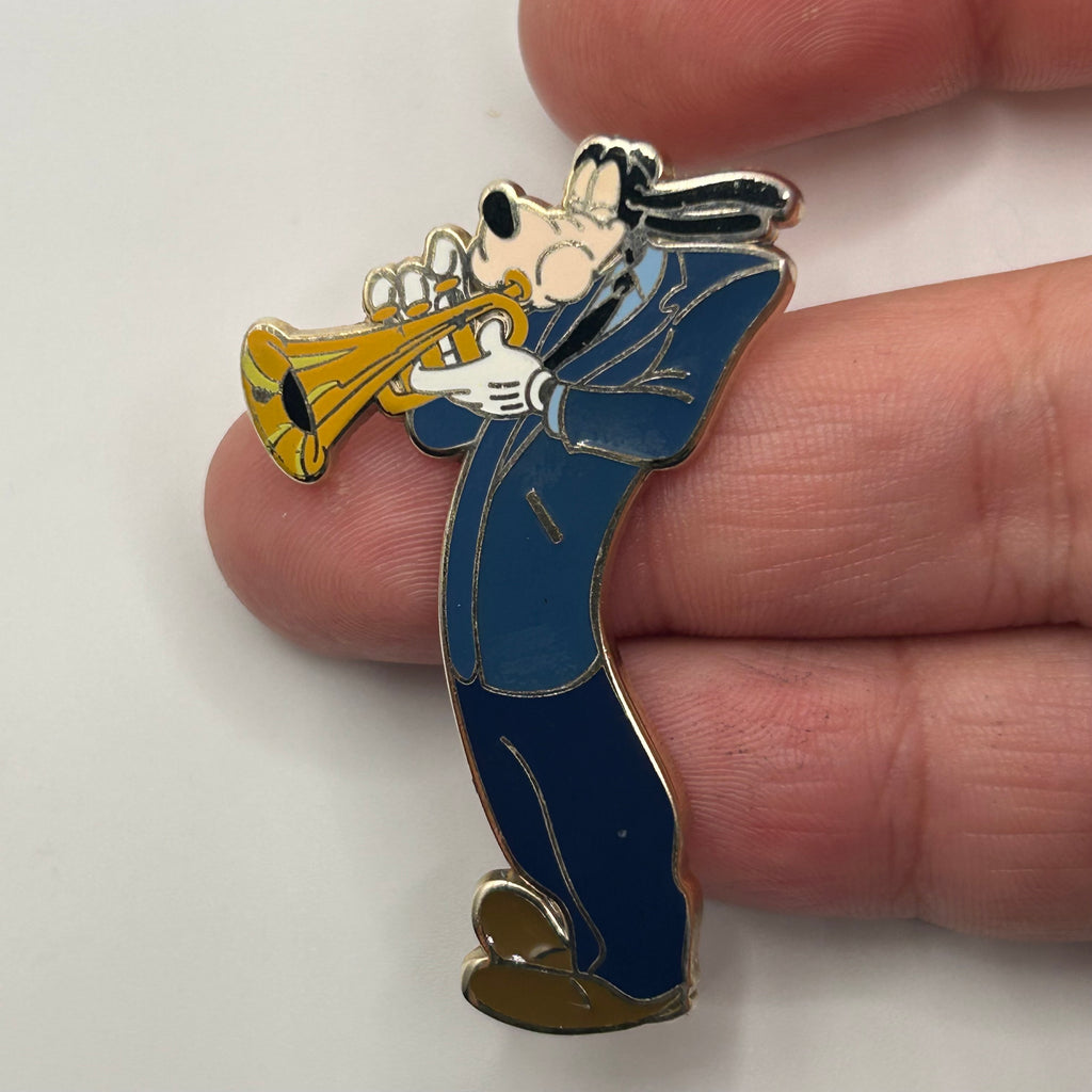 2022 - LR - Goofy with Trumpet - Disney Pin
