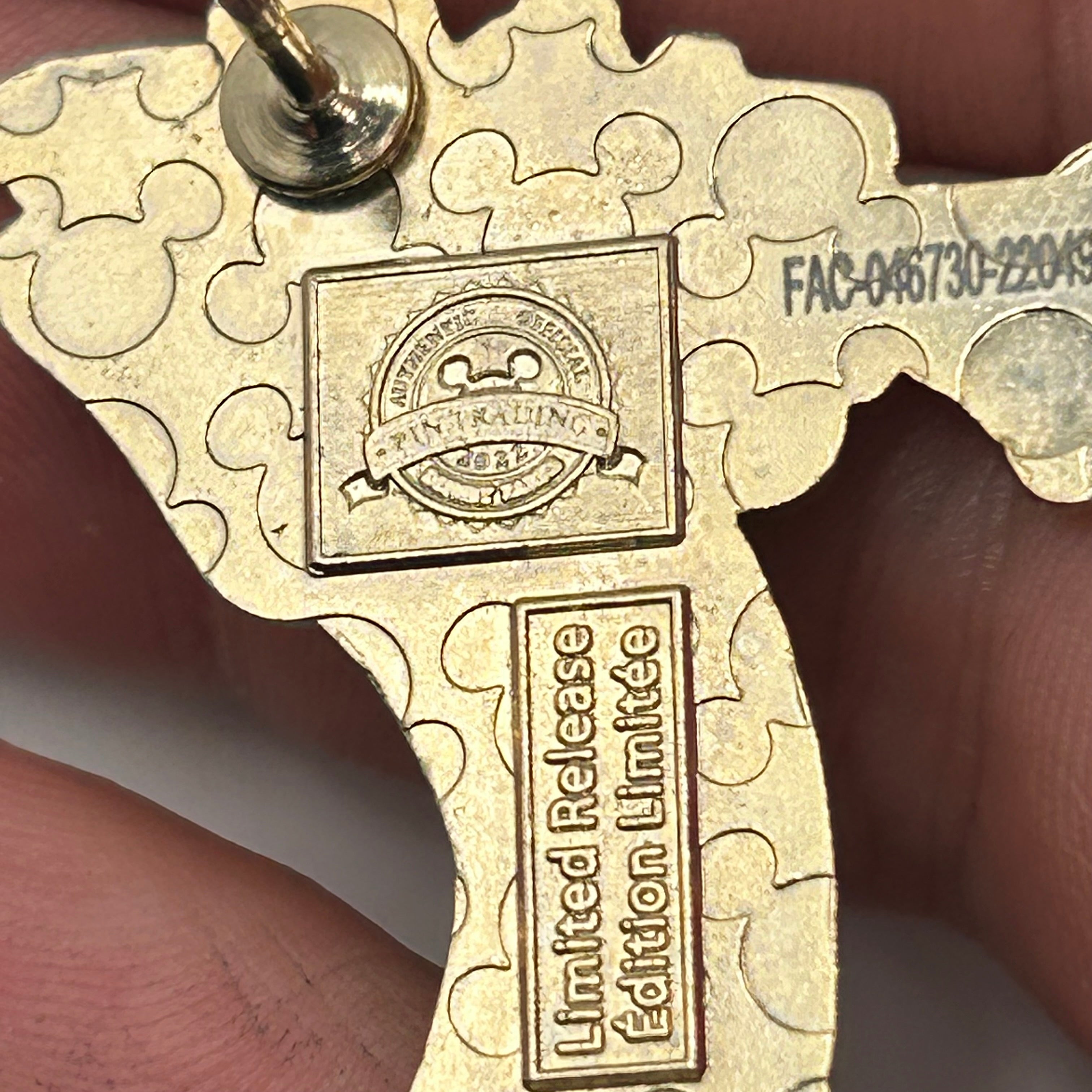 2022 - LR - Goofy with Trumpet - Disney Pin