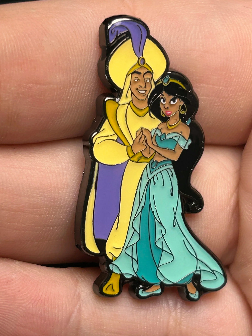 Loungefly - Jasmine and Aladdin - Holding Hands - Disney Pin