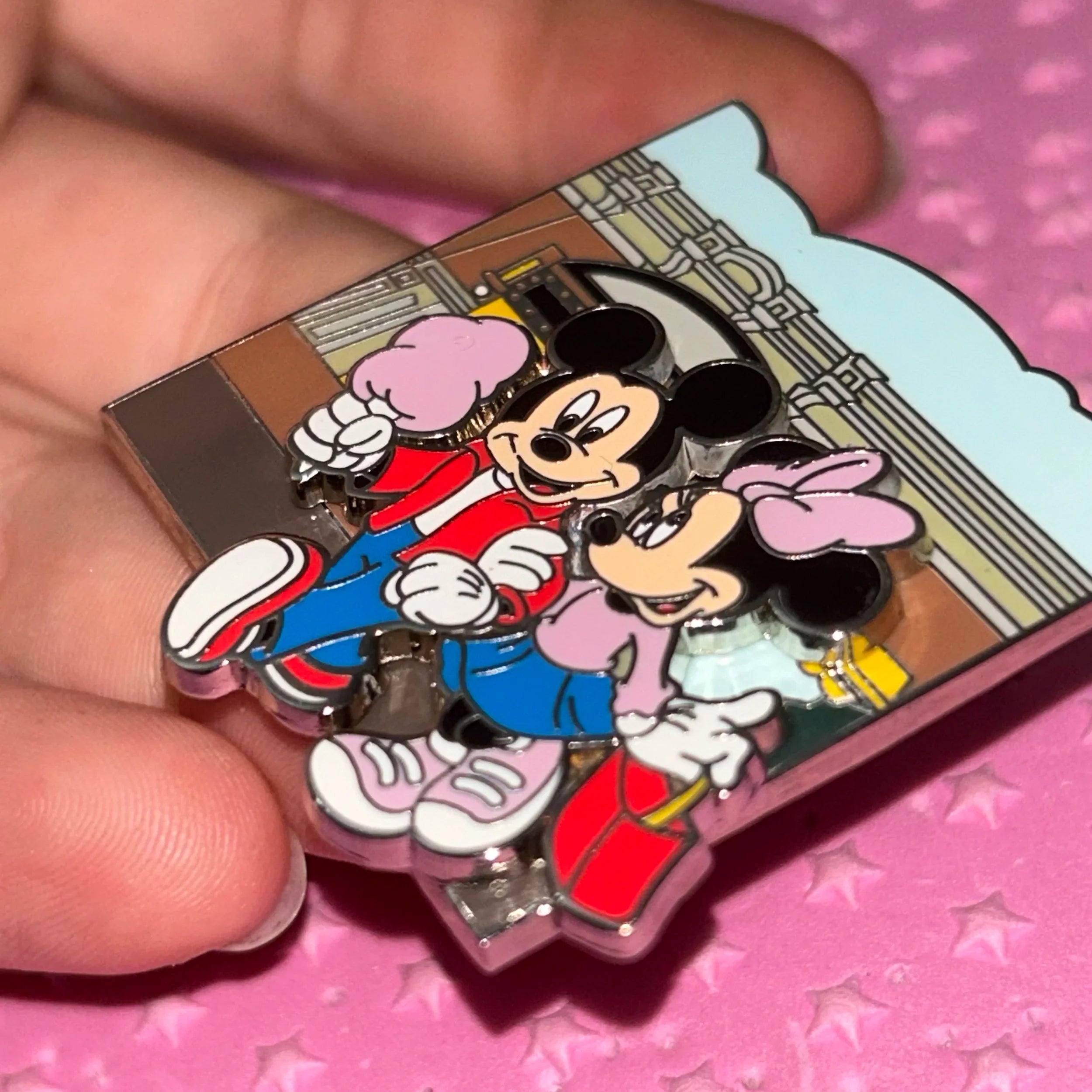 2012 Mickey and Minnie Disney adventures pin