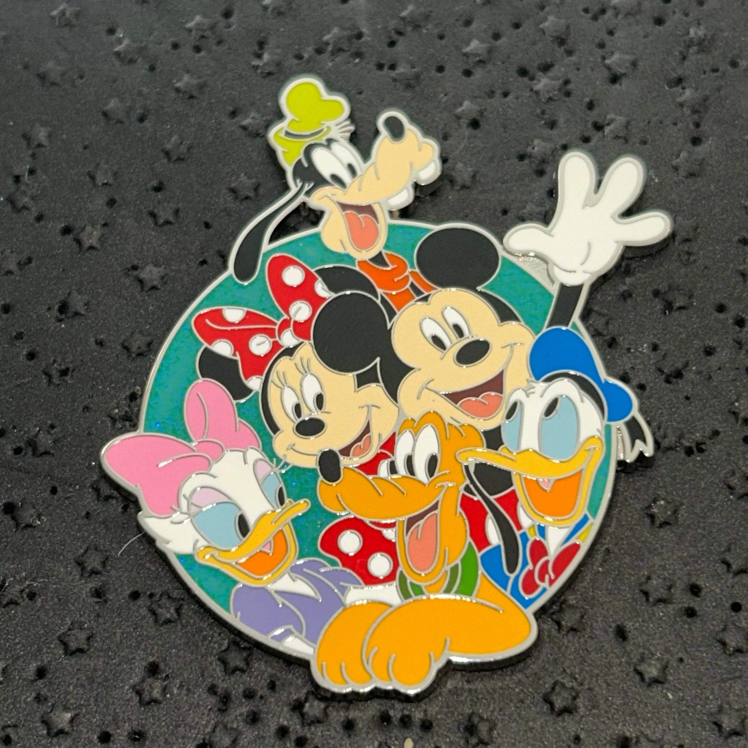 2025 - Fab 6 - Cluster - Mickey, Minnie, Donald, Daisy, Goofy and Pluto - Disney Pin