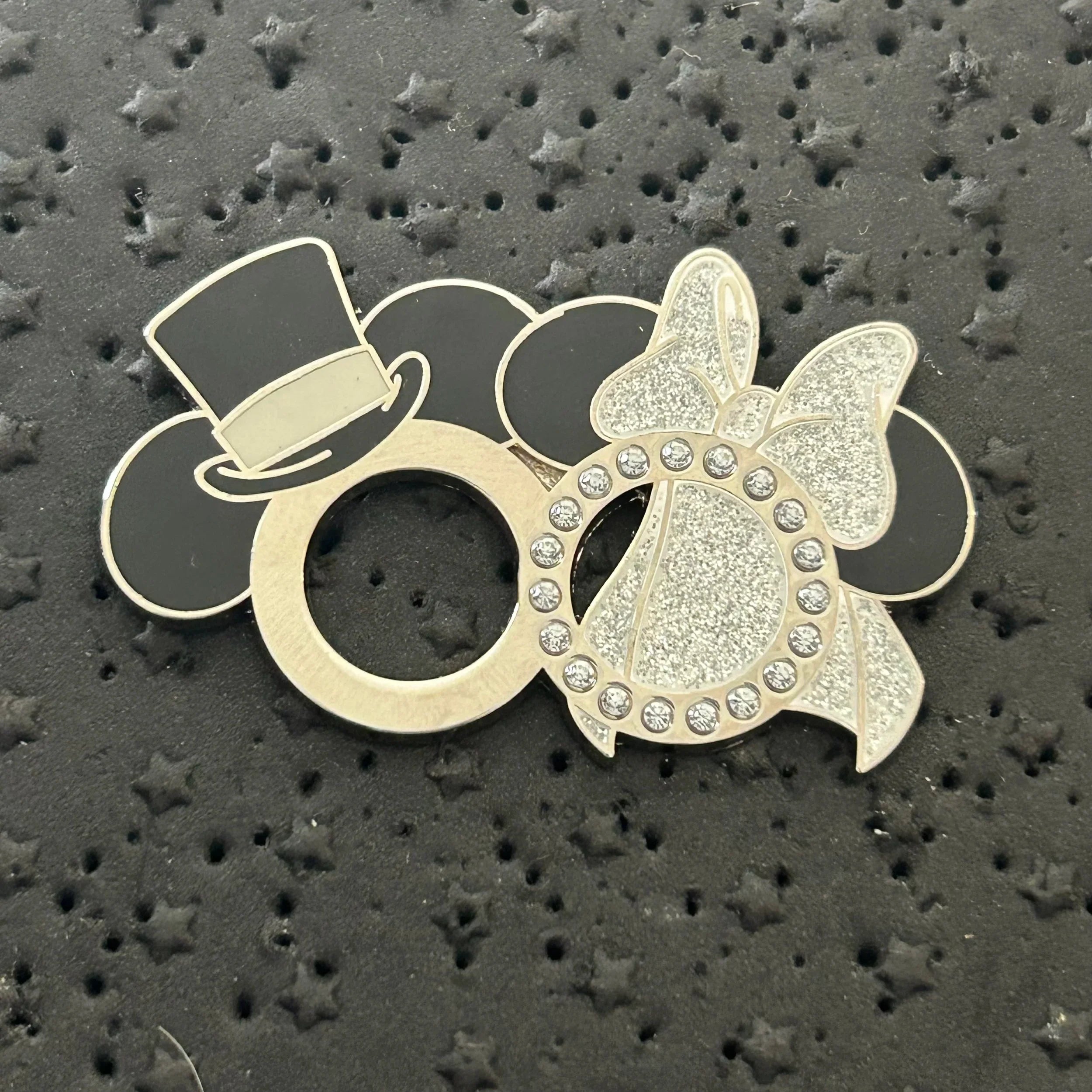 2016 - Mickey and Minnie Mouse - Wedding Rings - Disney Pin