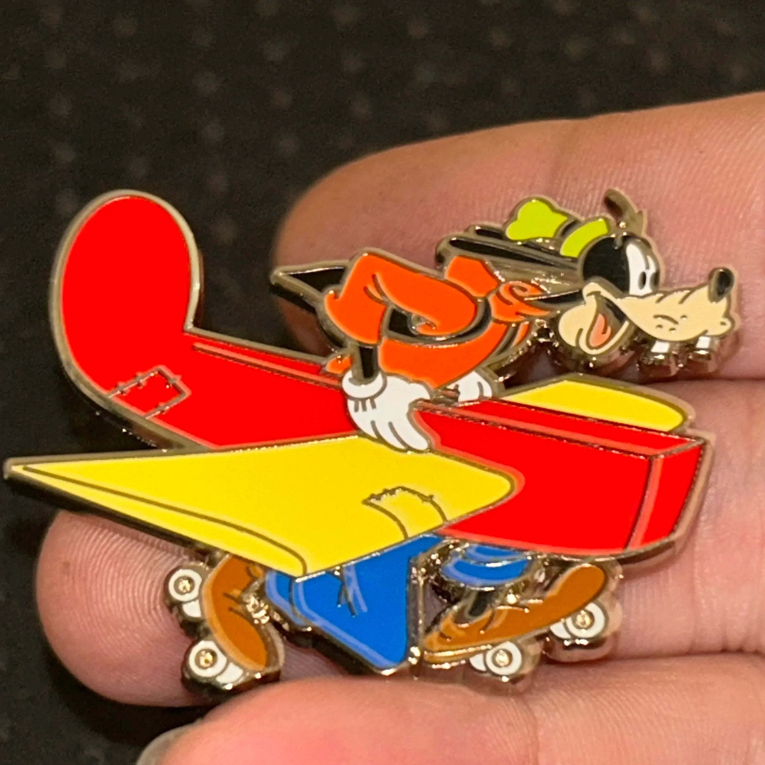 2024 - Goofy - Flying Makeshift Plane - Pilot - Disney Pin