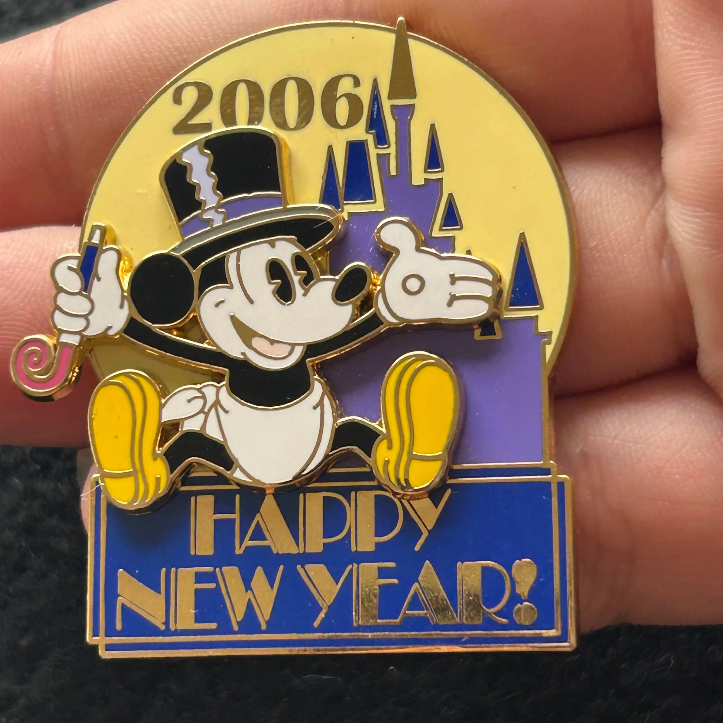 2006 - Mickey Mouse - Happy New Years - Castle - LE 2,000 - Disney Pin