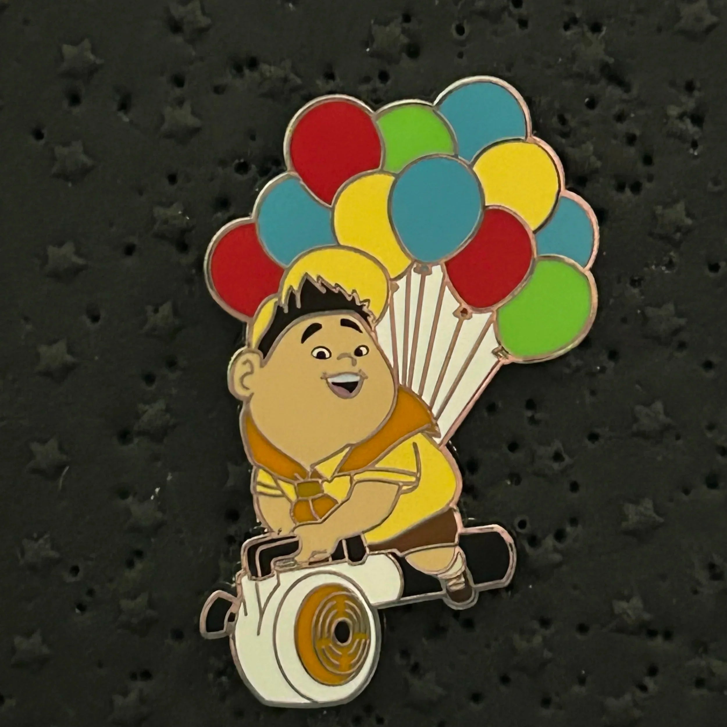 2024 - Russel - Riding Leaf Blower With Balloons - Up - Disney Pin