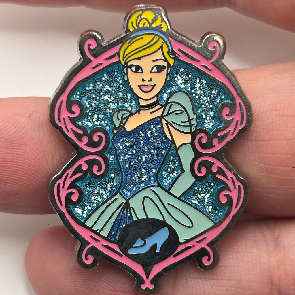 2018 - Cinderella - Glitter Crest - Disney Pin