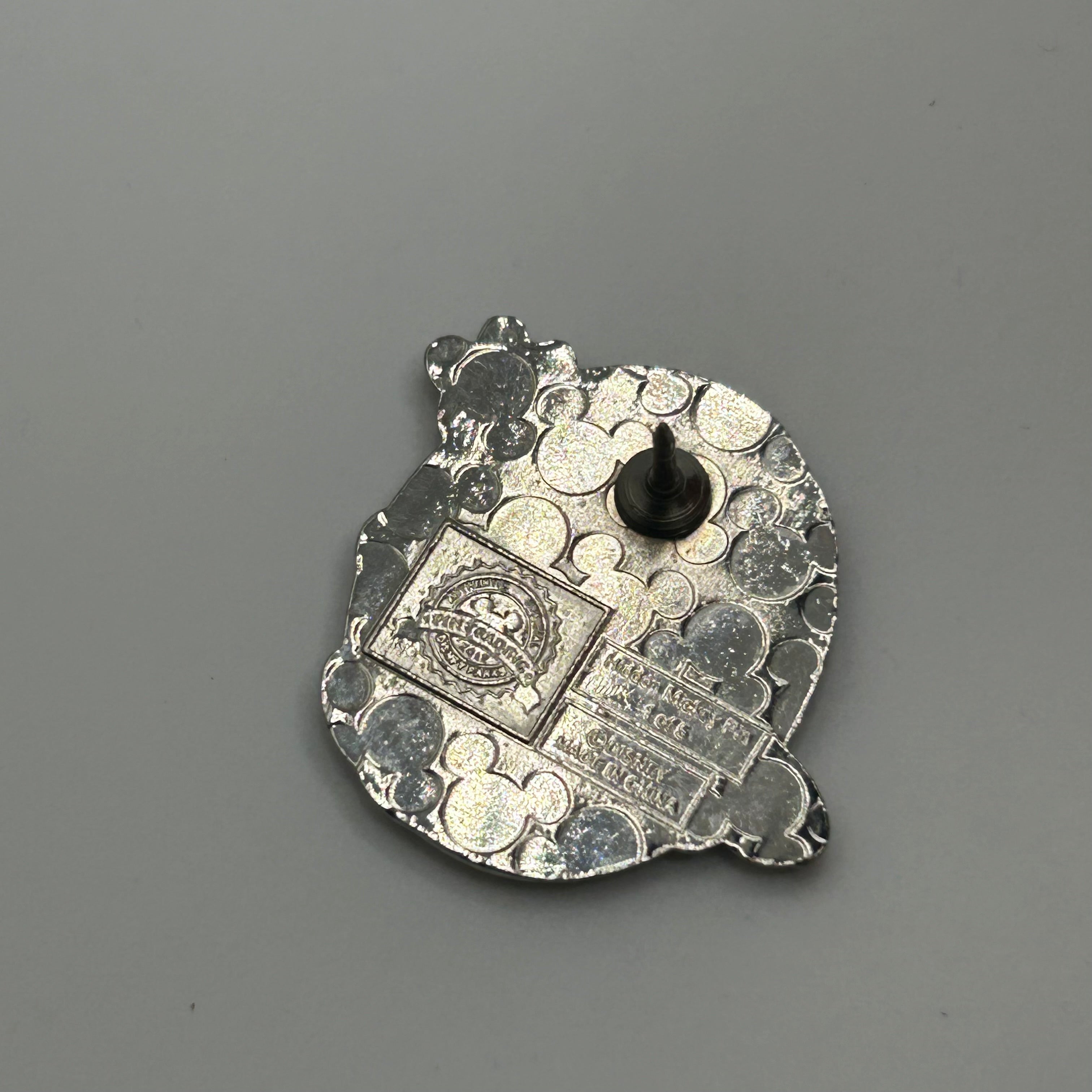 2017  - Hidden Mickey - Running Pin - Disney Pin