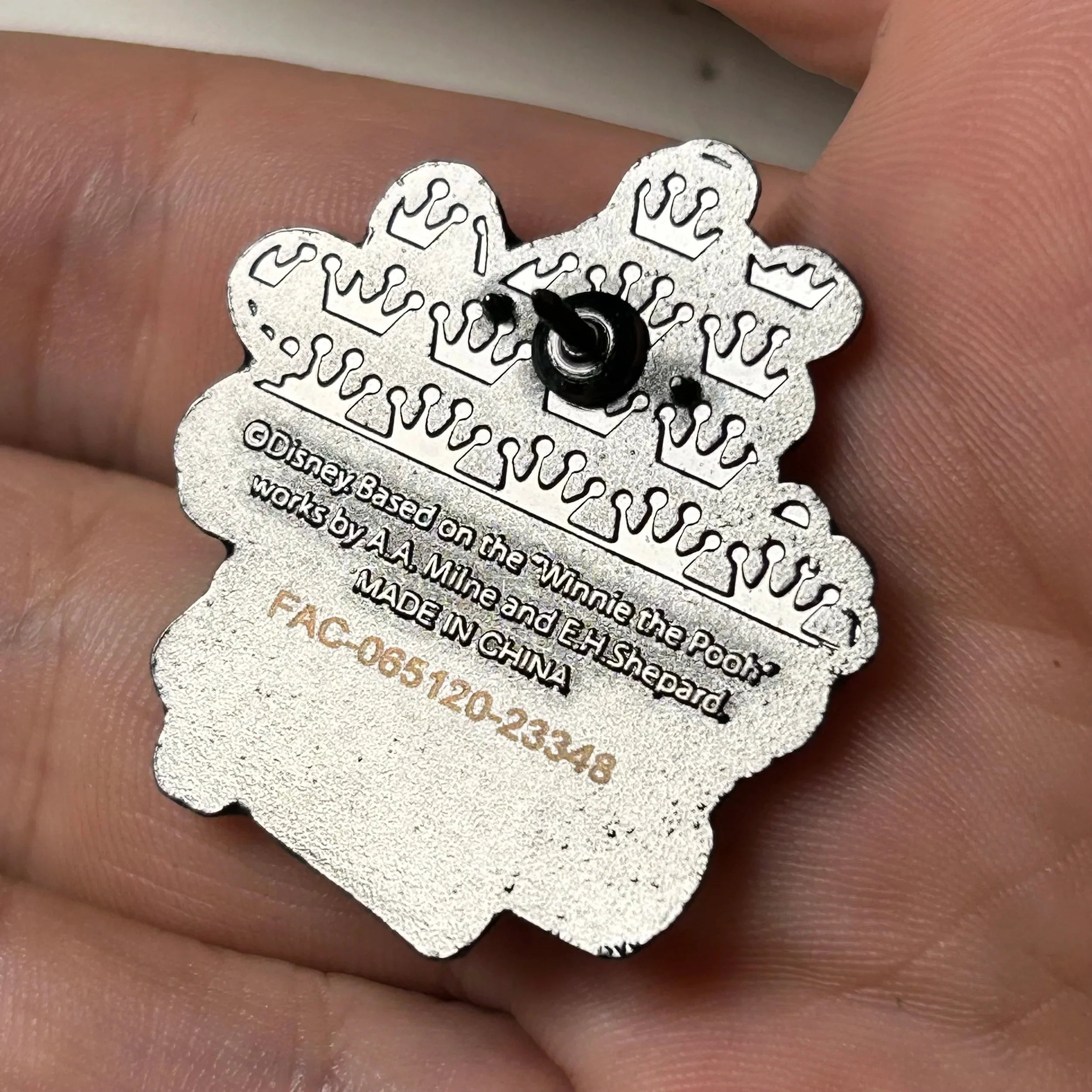 Loungefly - Winnie the Pooh - With Flowers and Mushrooms - Disney Pin
