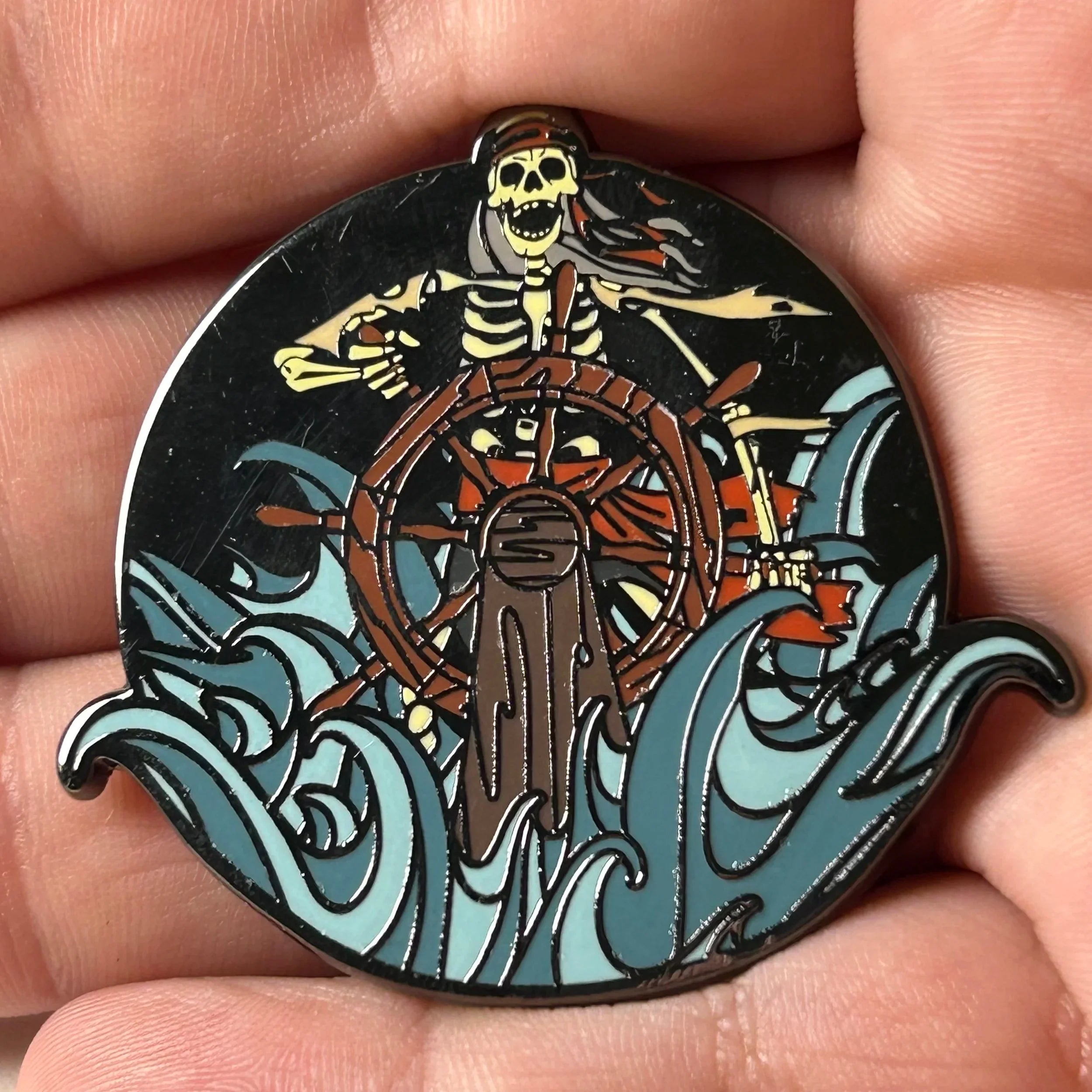 2025 - Skeleton - Pirates of the Caribbean - Driving Through Storm - Disney Pin