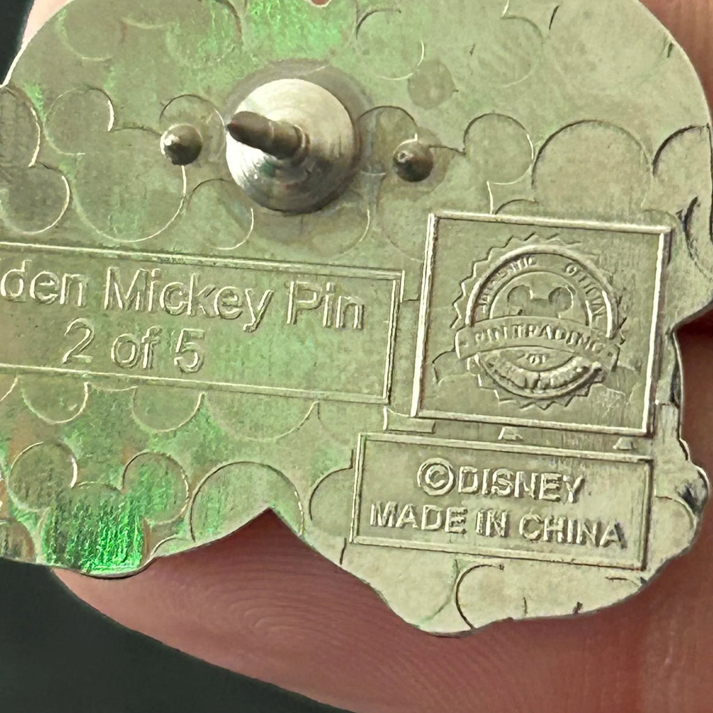 2015 - Chip and Dale - Mardi Gras - Hidden Mickey - Disney Pin