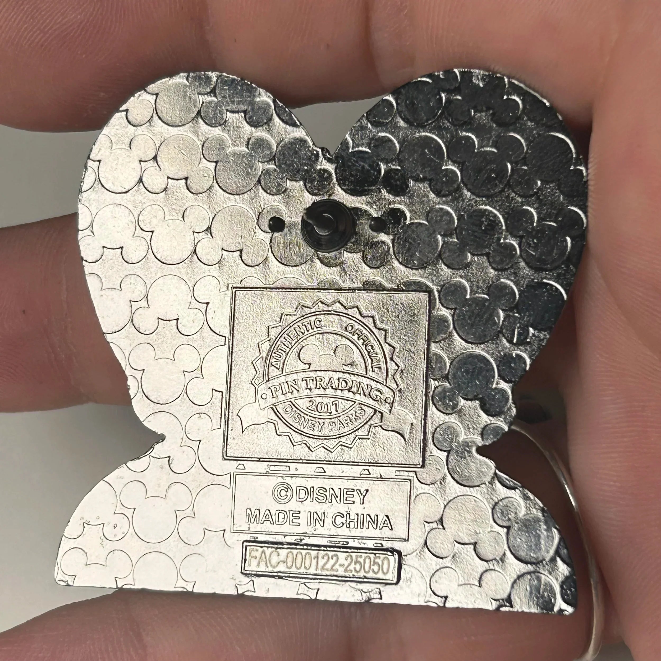 2017 - Minnie and Mickey - Holding Hands - My Happy Place is With You - Disney Pin