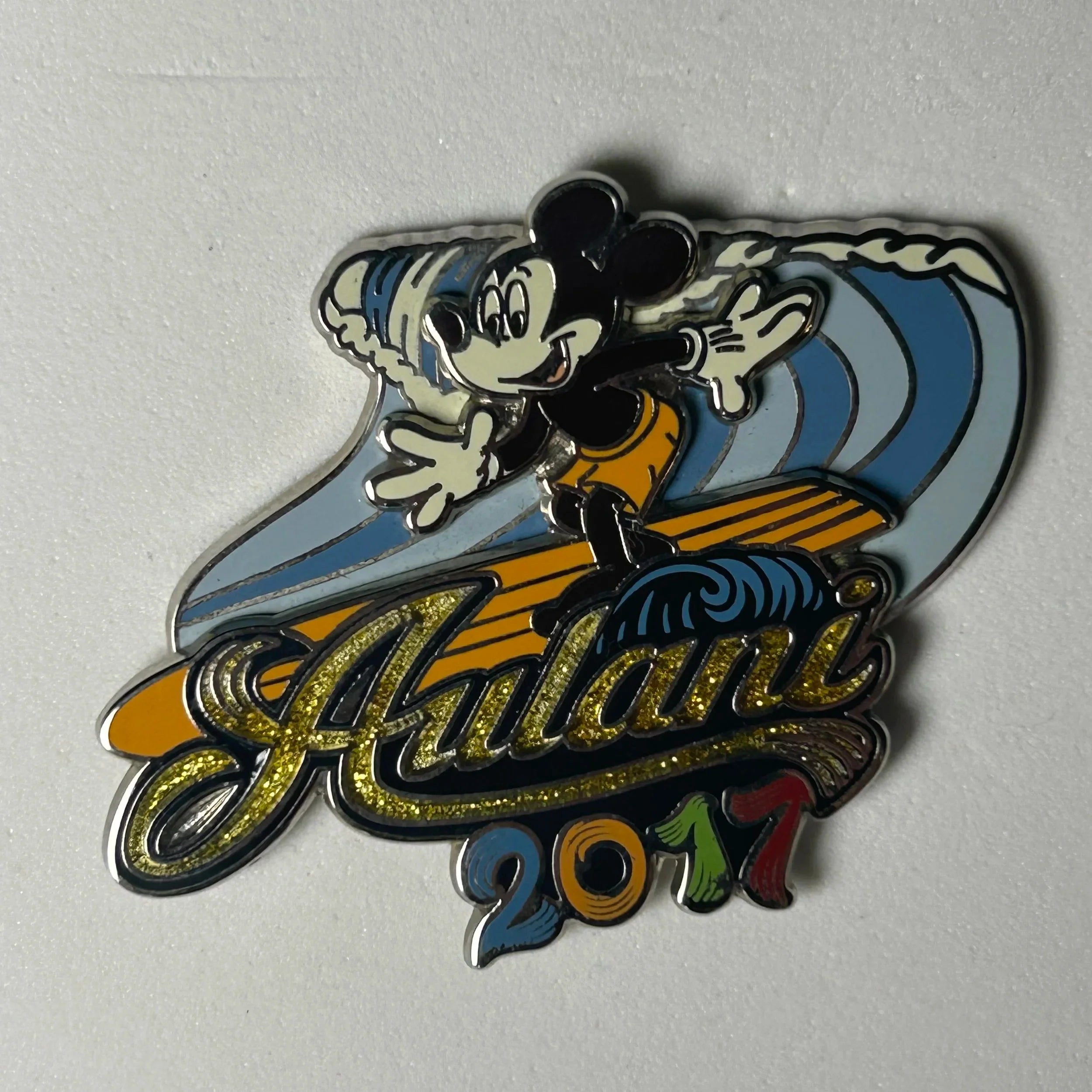 2017 - Mickey Mouse - Surfing - Aulani - DVC - Disney Pin on Pin