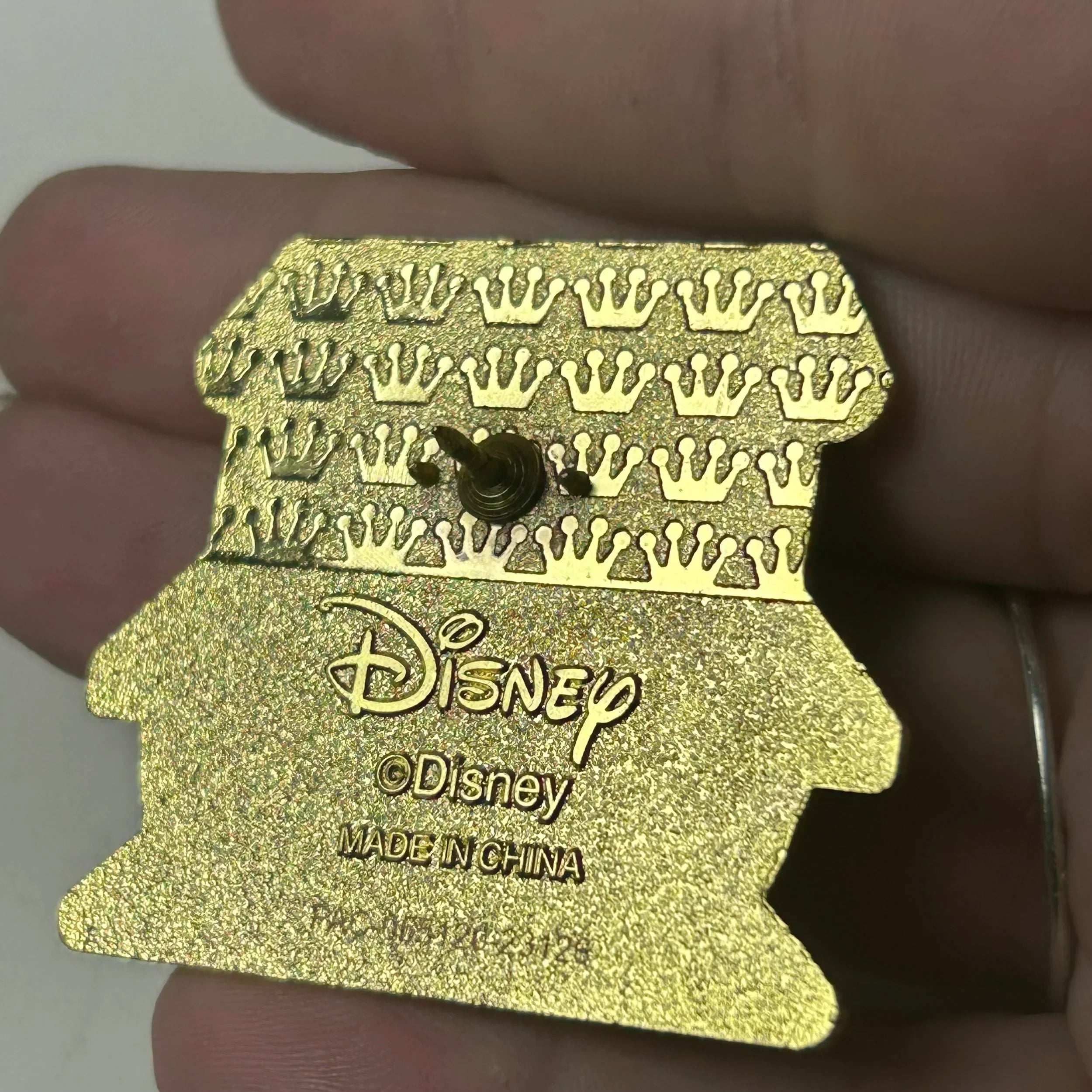 Loungefly - Pluto - Running Past Bone Stand - Mystery Series - Disney Pin