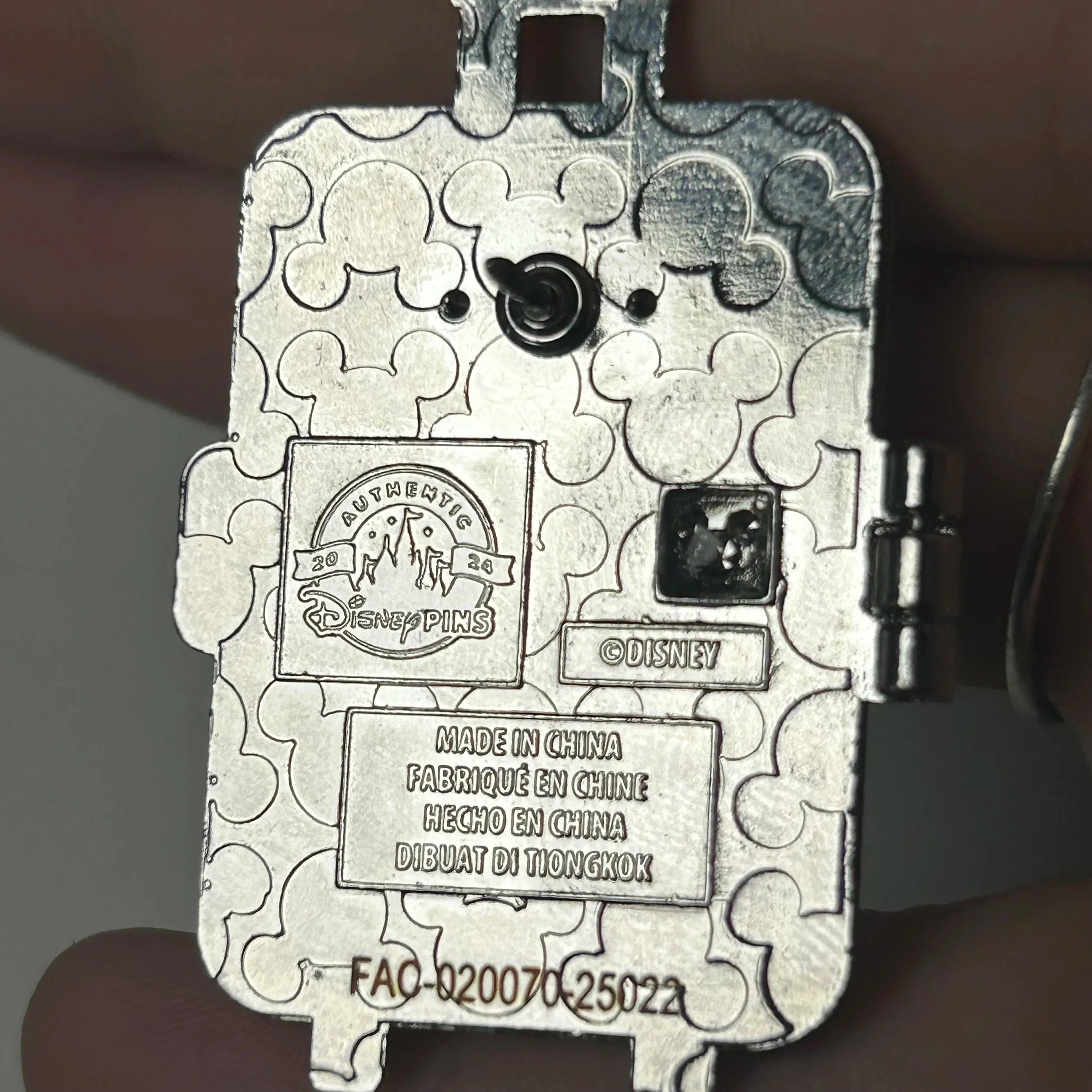 2024 - Mickey Mouse - Suitcase - Hinge - Disney Pin