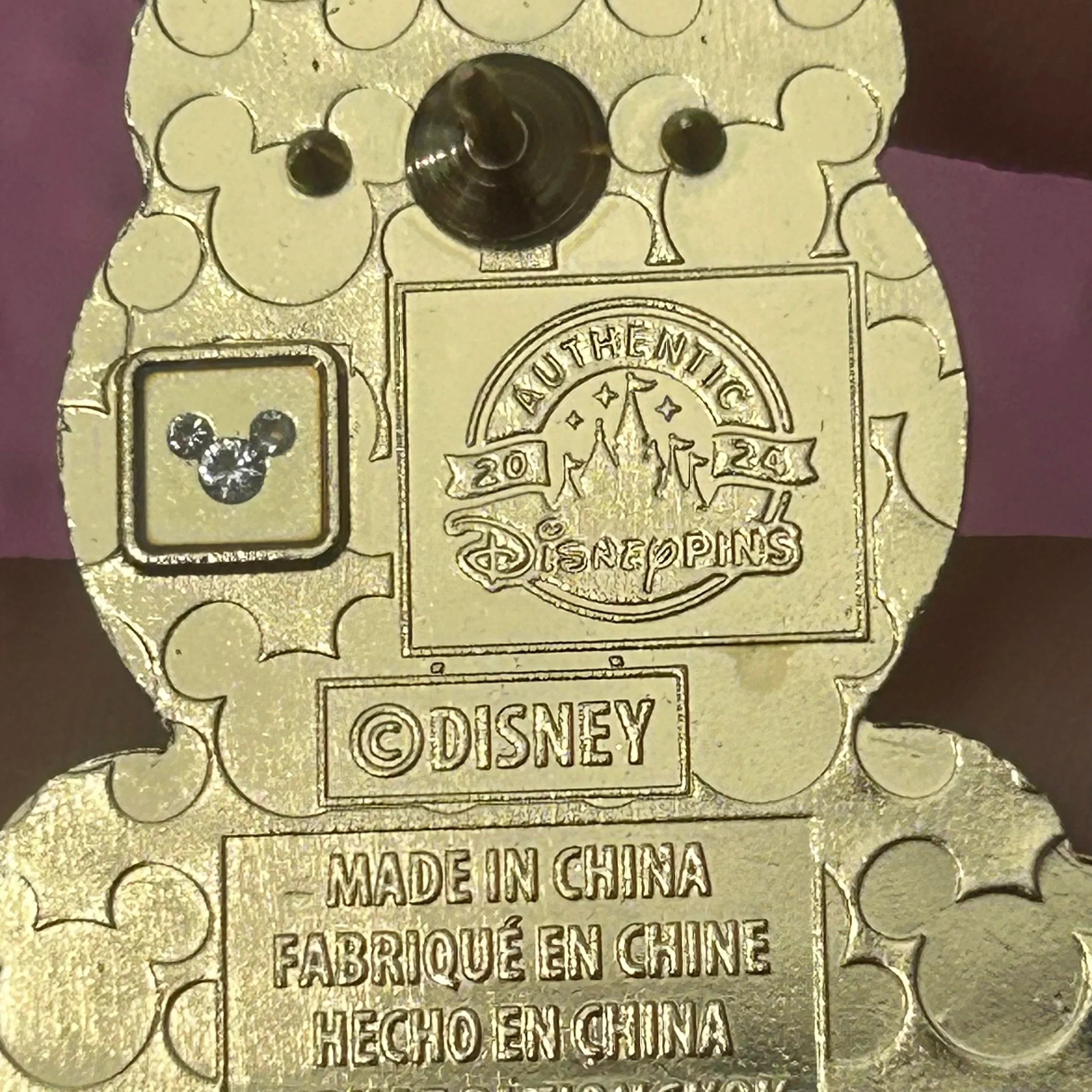 2024 - Daisy Duck - Character Fans - Disney Pin