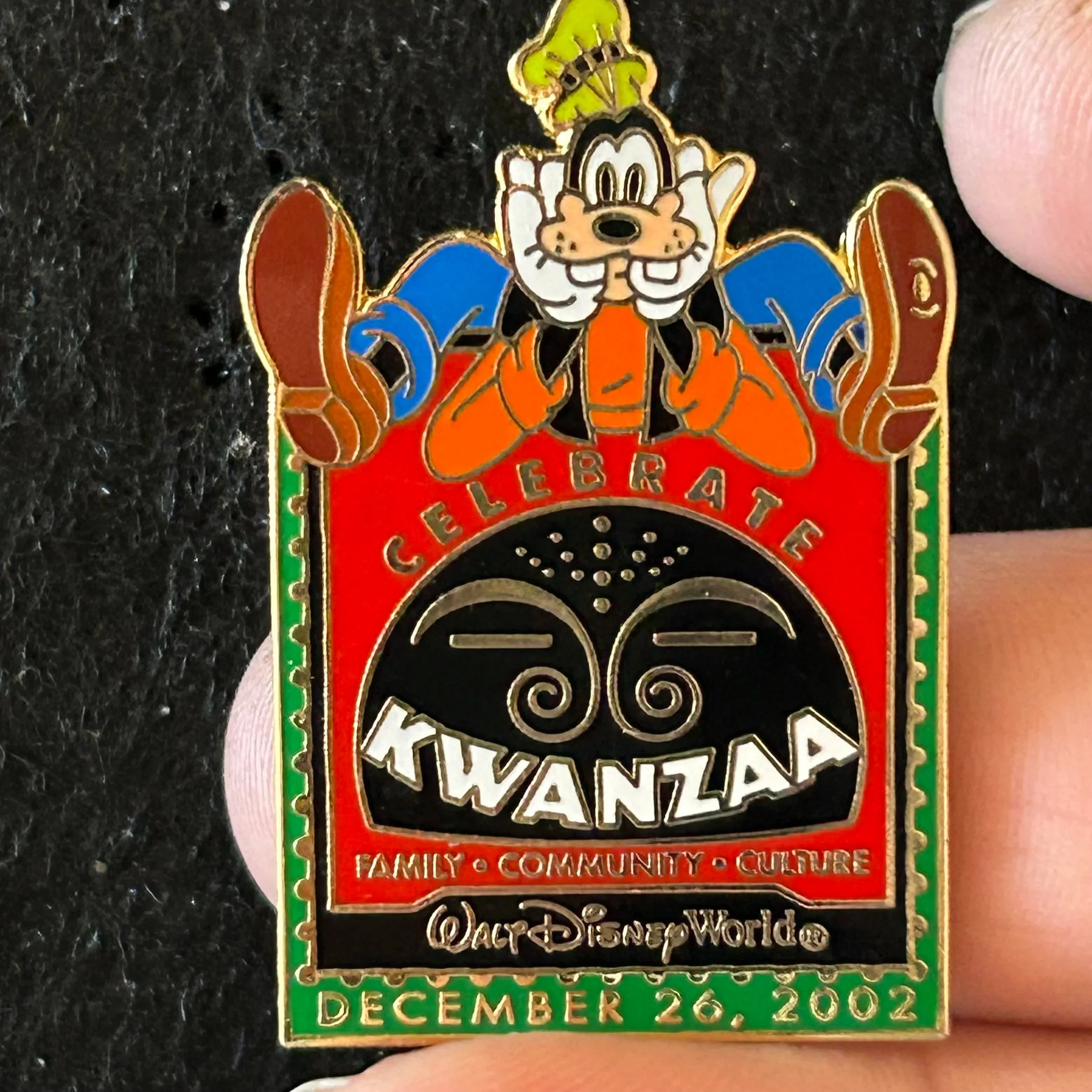 2002 - Goofy - Celebrate Kwanza - LE 1,500 - Disney Pin