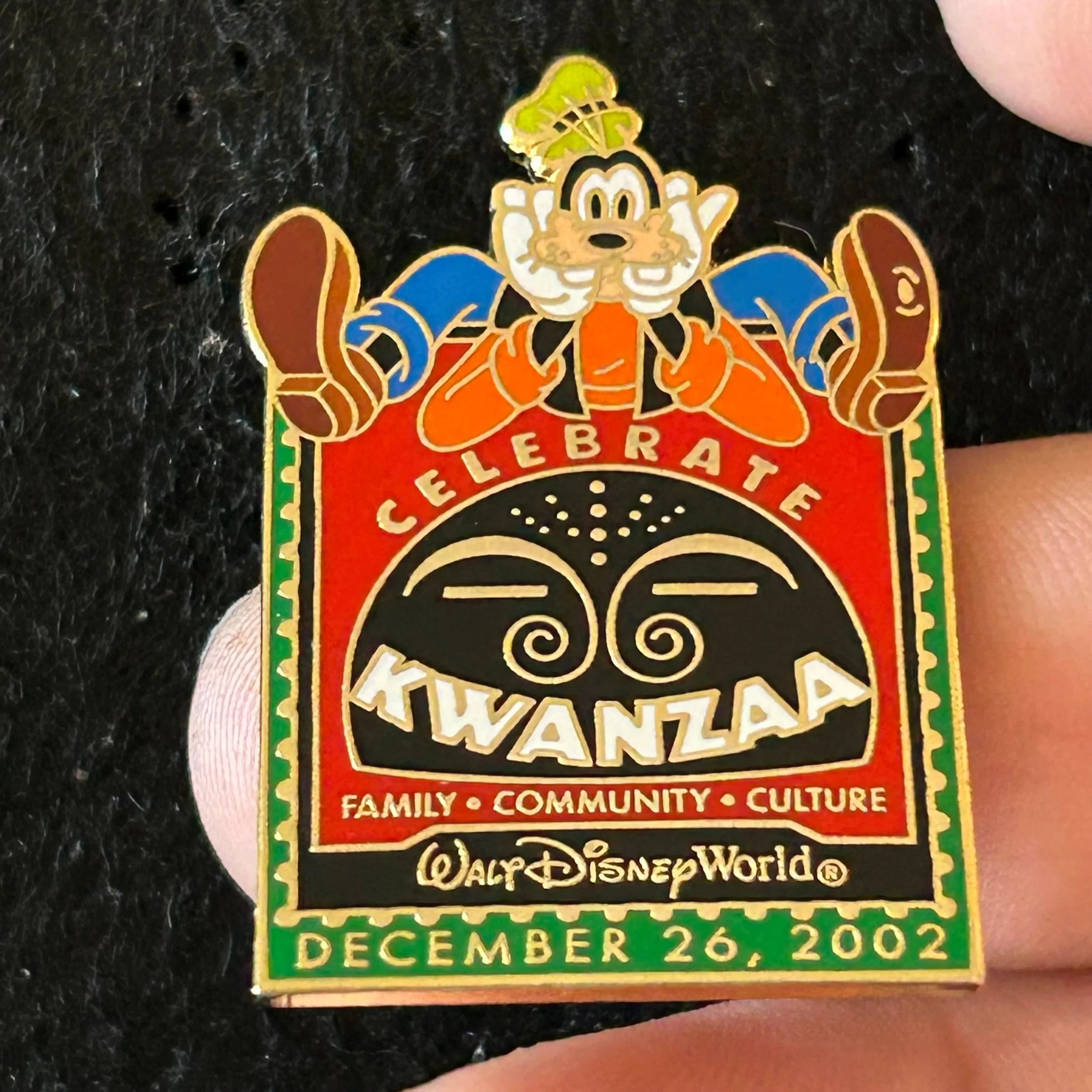2002 - Goofy - Celebrate Kwanza - LE 1,500 - Disney Pin